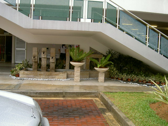 KONICA MINOLTA DIGITAL CAMERA KD-400Z sample photo. Professional landscape maintenance services photography