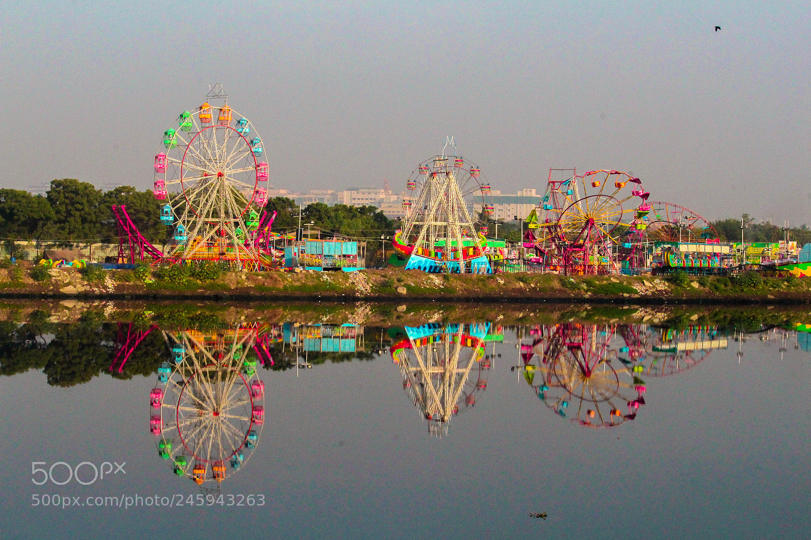 Canon EOS 700D (EOS Rebel T5i / EOS Kiss X7i) sample photo. Theme park photography
