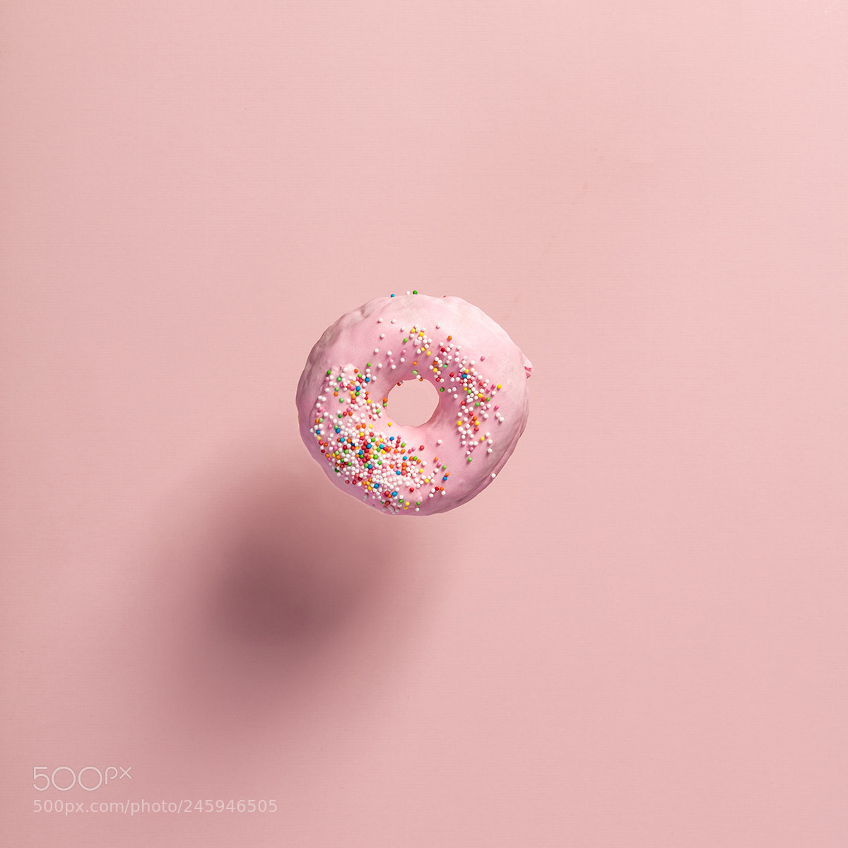 Canon EOS 5DS R sample photo. Pink doughnut with sprinkles photography