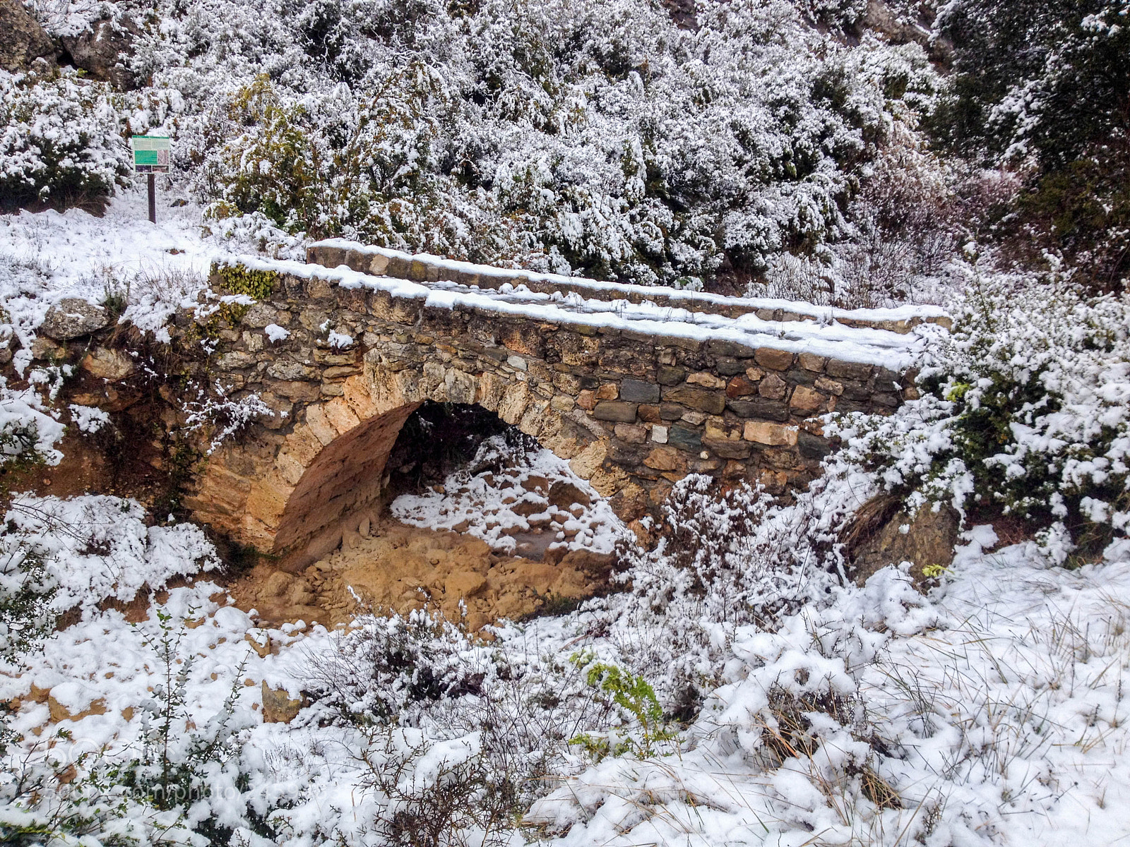 Apple iPhone 4S sample photo. Nevada en el montsec photography