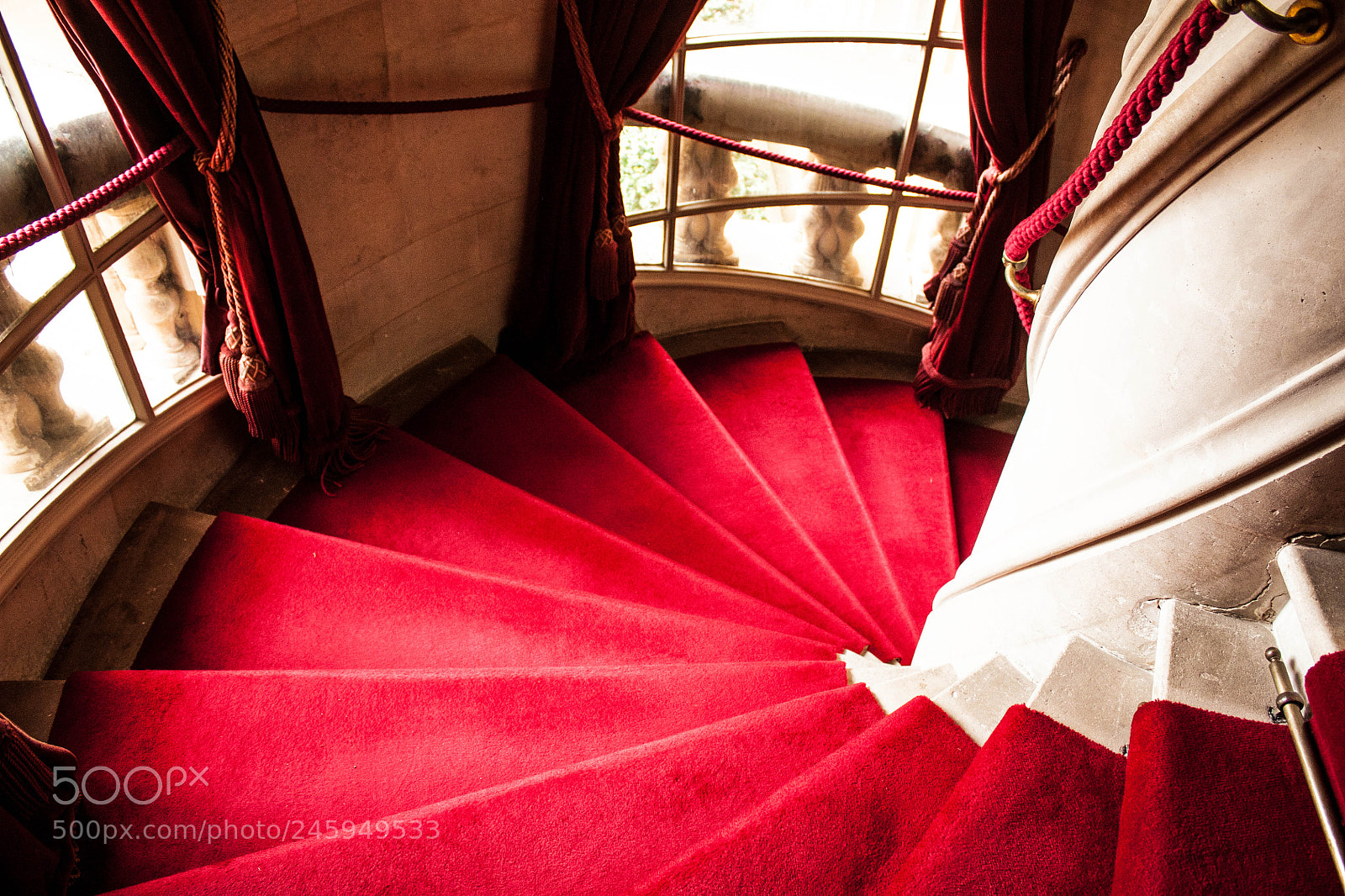 Canon EOS 450D (EOS Rebel XSi / EOS Kiss X2) sample photo. Velvet stairs of waddesdon photography