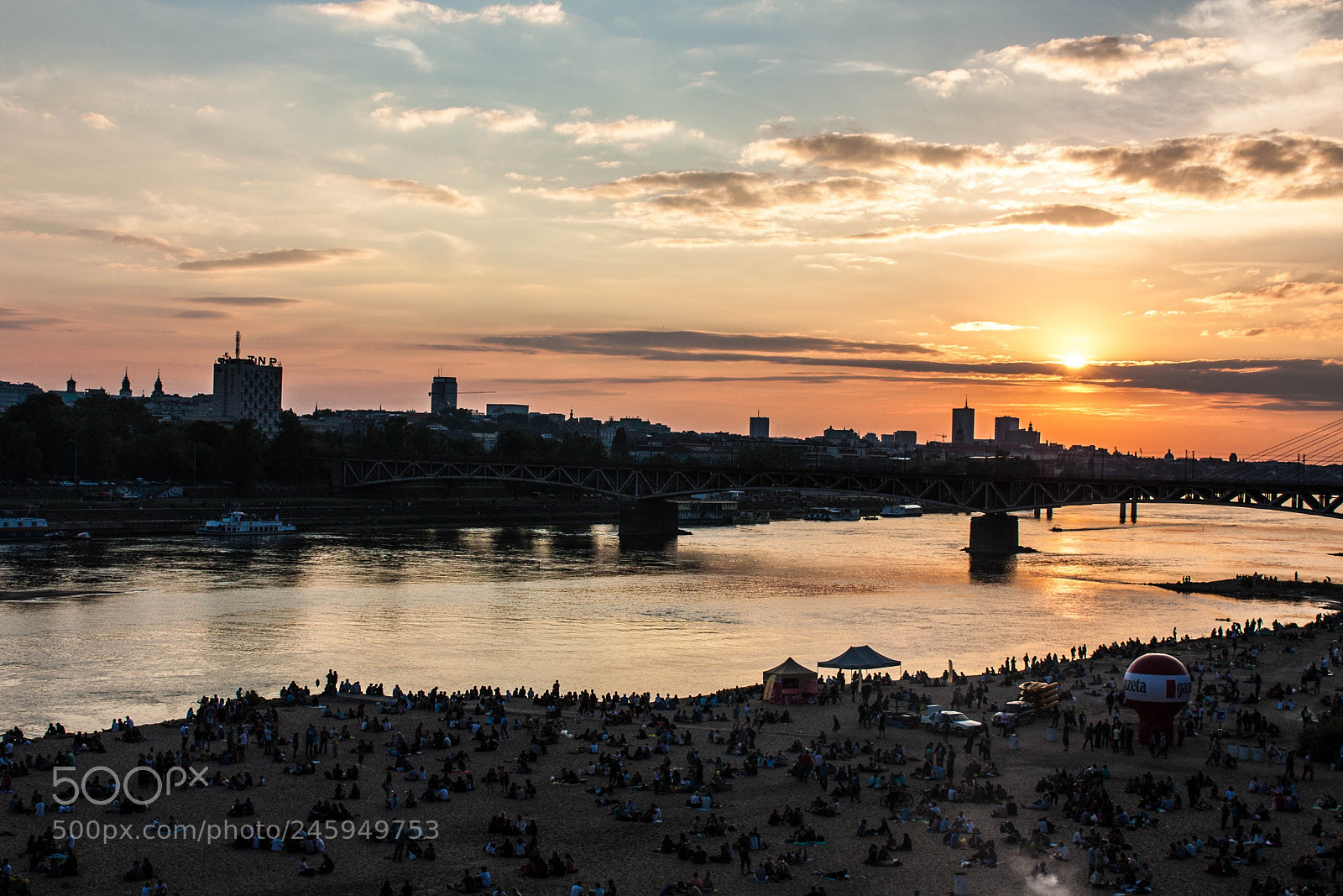 Canon EOS 450D (EOS Rebel XSi / EOS Kiss X2) sample photo. Sunset over vistula photography
