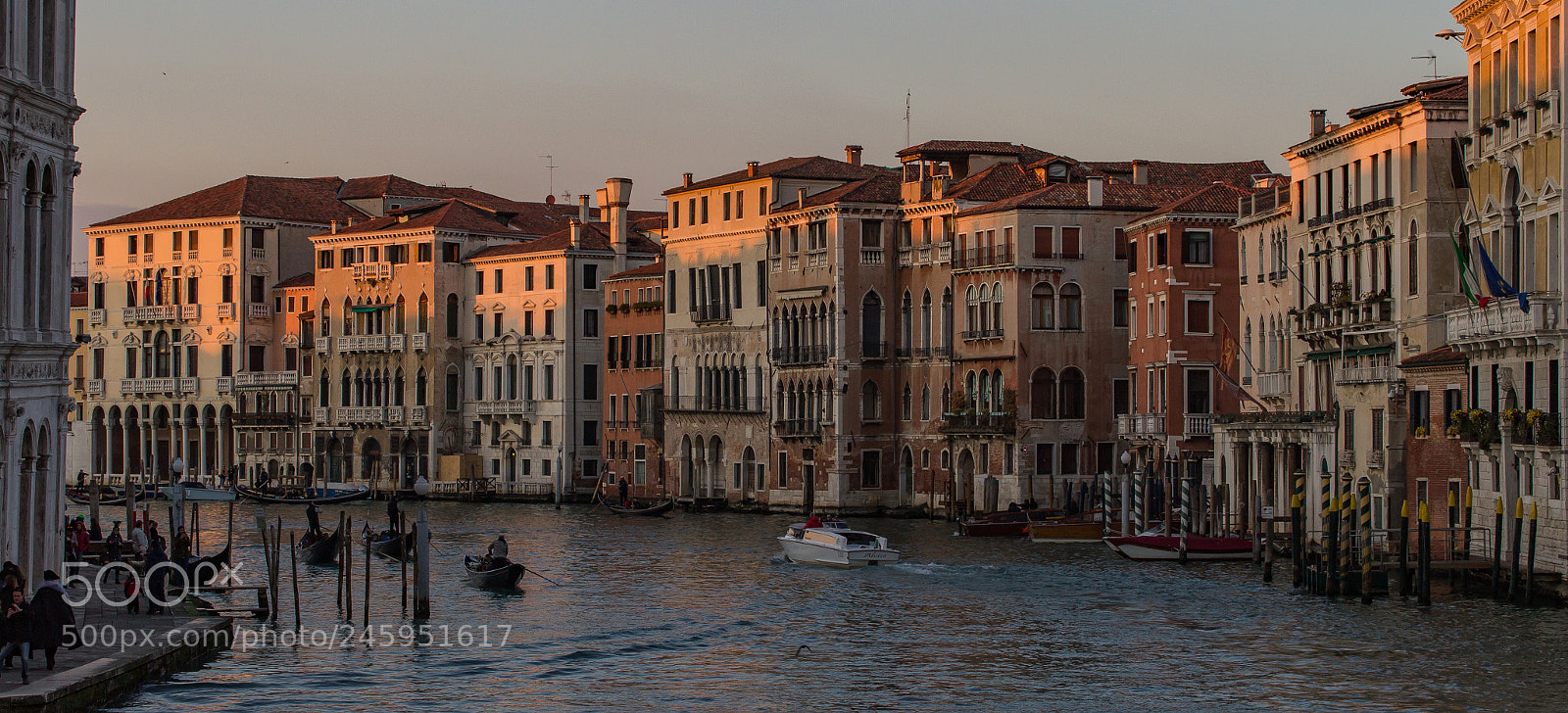 Canon EOS 600D (Rebel EOS T3i / EOS Kiss X5) sample photo. From the rialto bridge photography