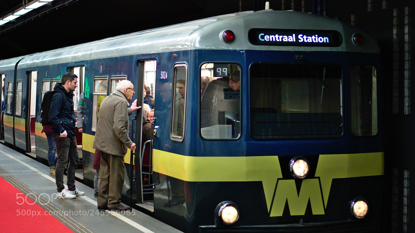 Nikon D3400 sample photo. Oldest subway from rotterdam photography