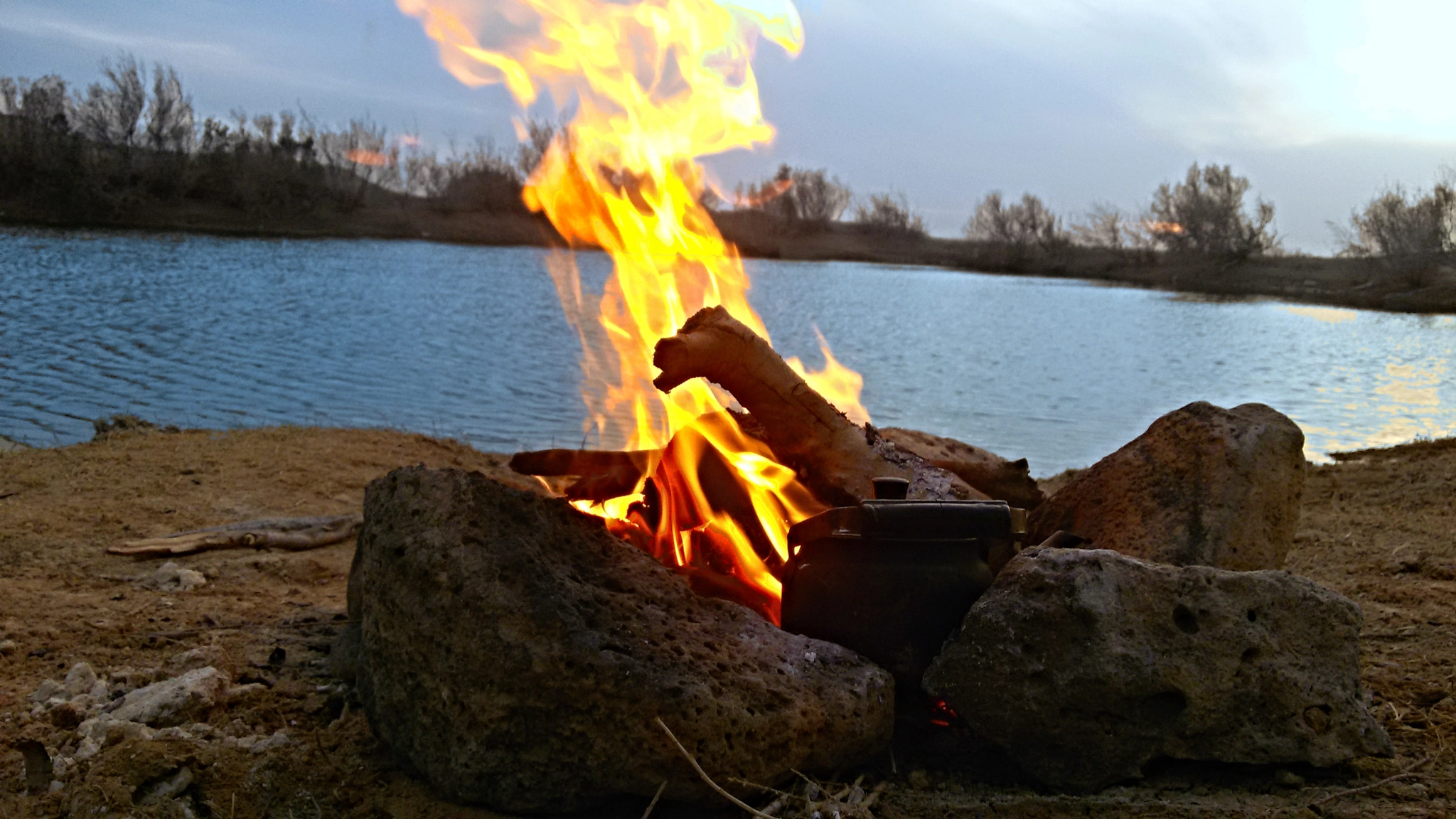 Samsung Galaxy S3 Neo sample photo. Camp fire photography