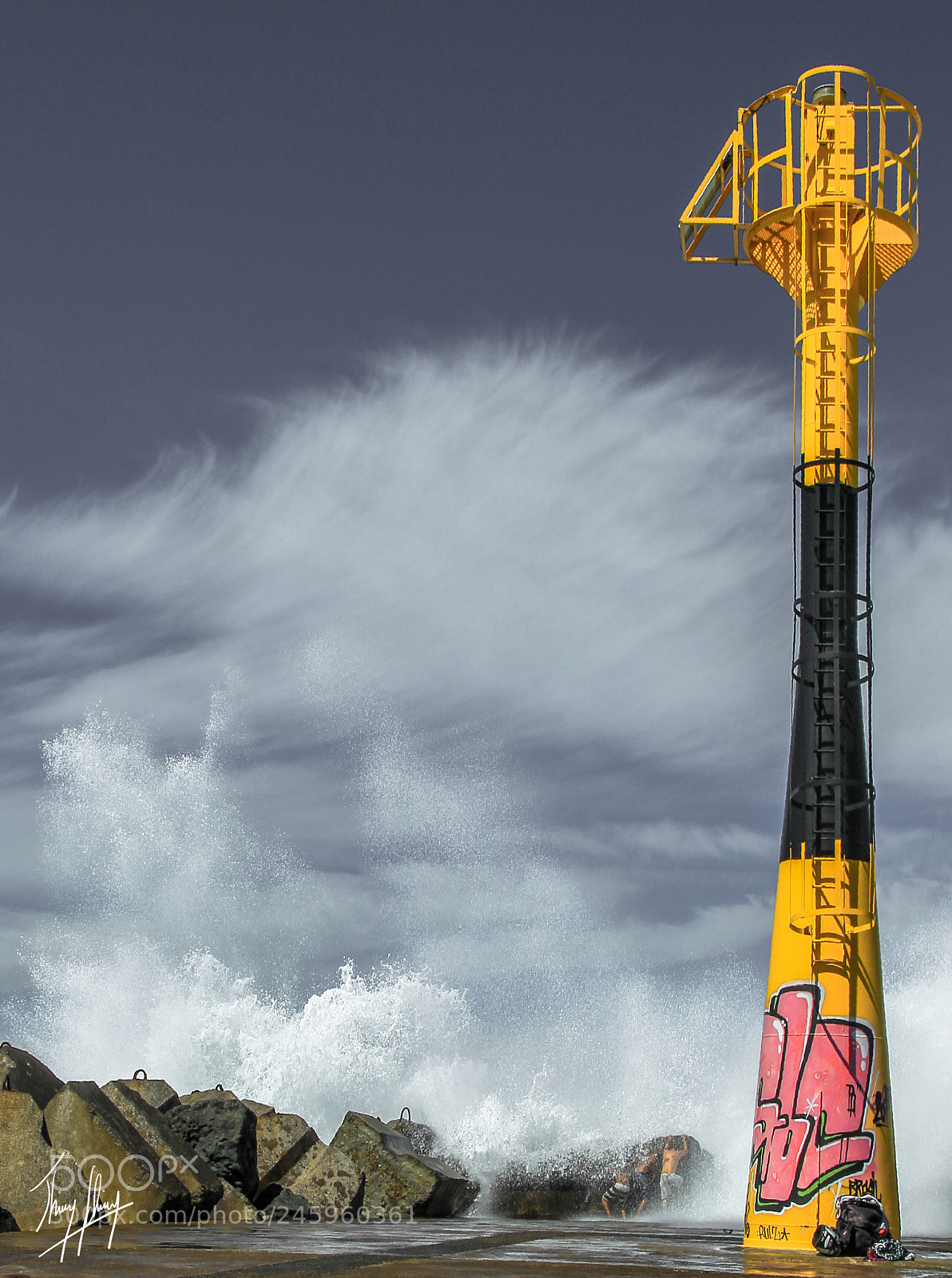 Canon EOS-1D Mark IV sample photo. Waves on the pier photography