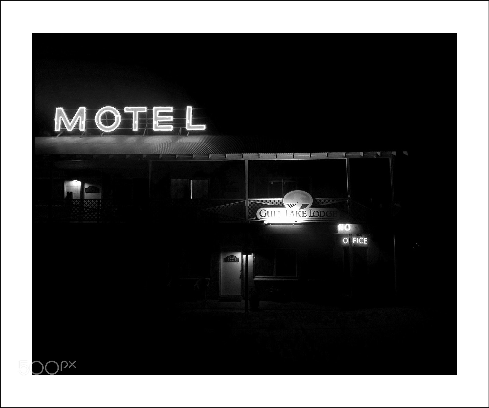 Apple iPhone 4S sample photo. Motel (california) photography