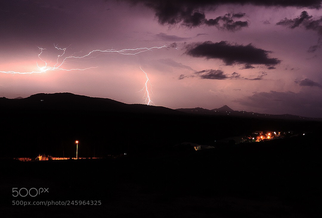 Canon EOS 77D (EOS 9000D / EOS 770D) sample photo. Tonight’s storm photography
