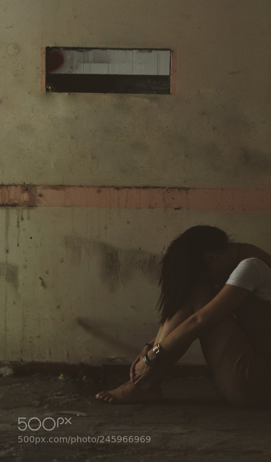 Nikon D3100 sample photo. “alone”.. photography