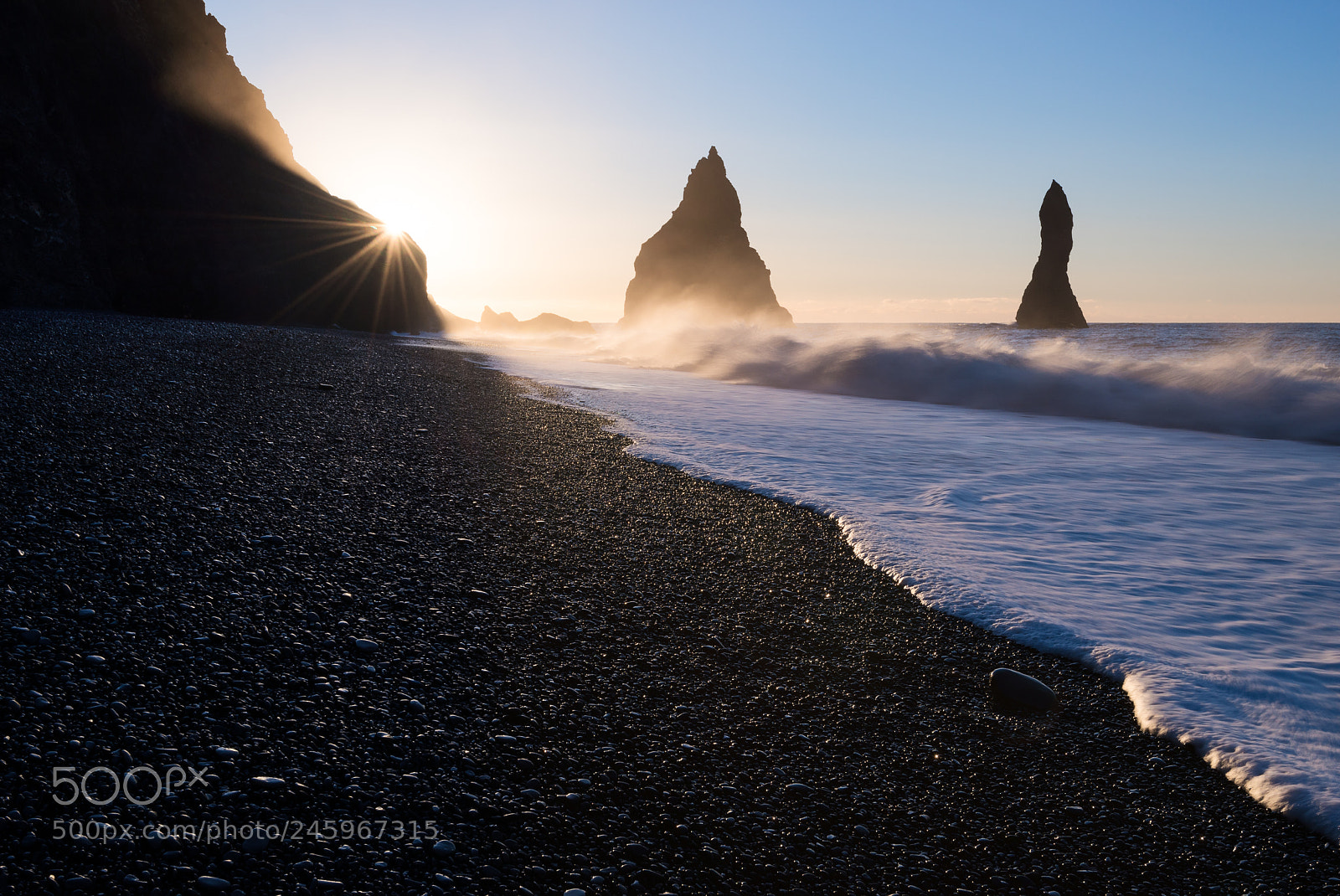 Nikon D610 sample photo. Sunstar sur reynisdrangar photography