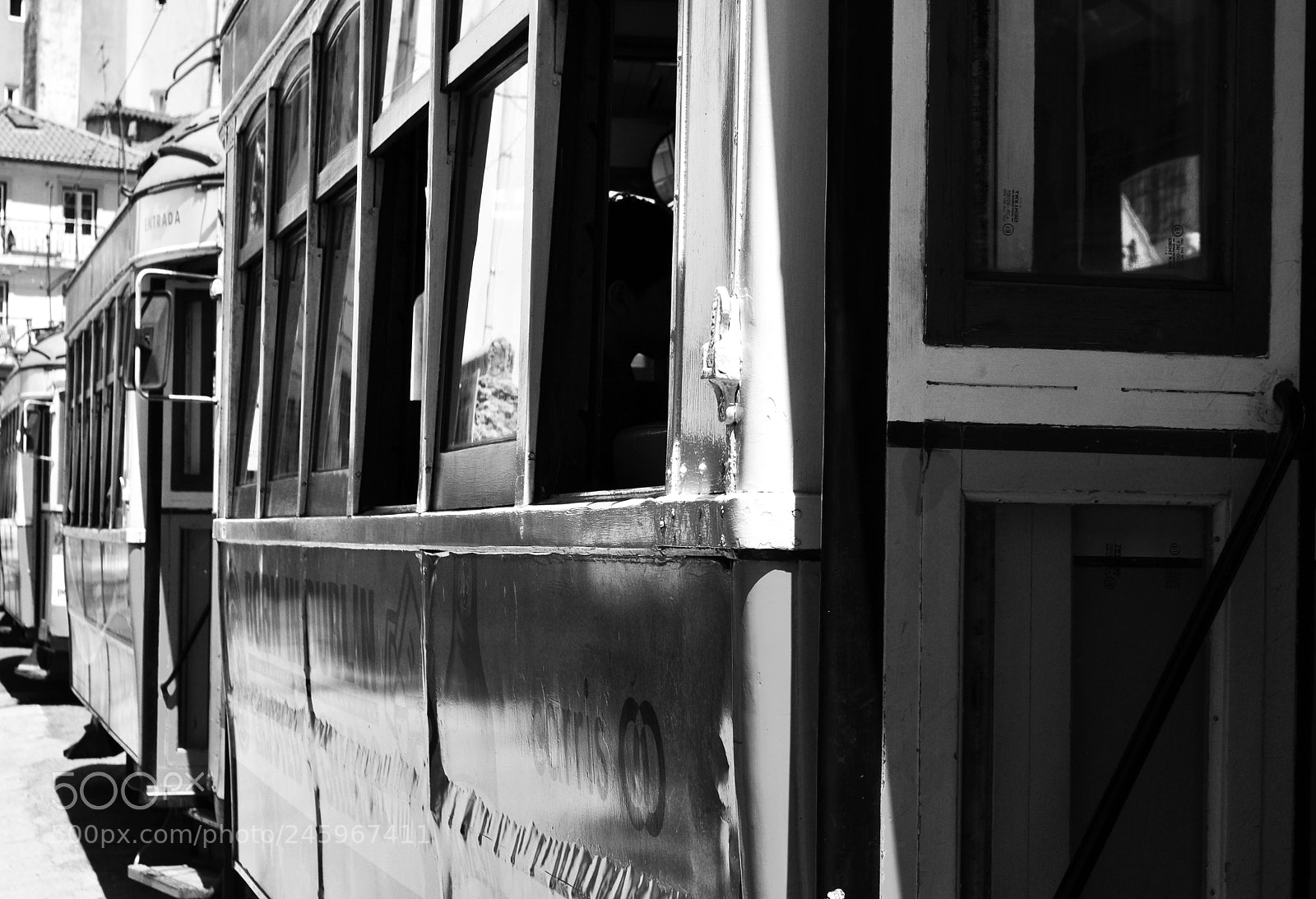 Nikon D5000 sample photo. Lisbon's trams photography
