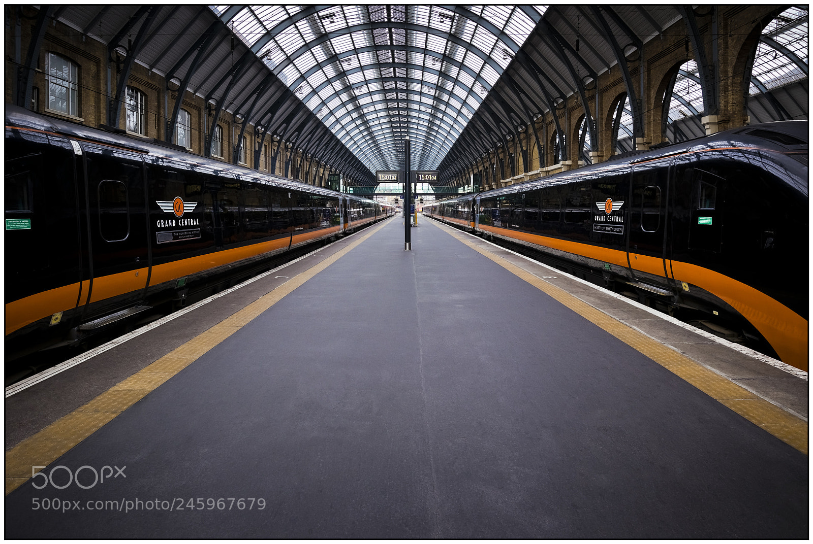 Canon EOS M6 sample photo. Grand central, kings cross photography