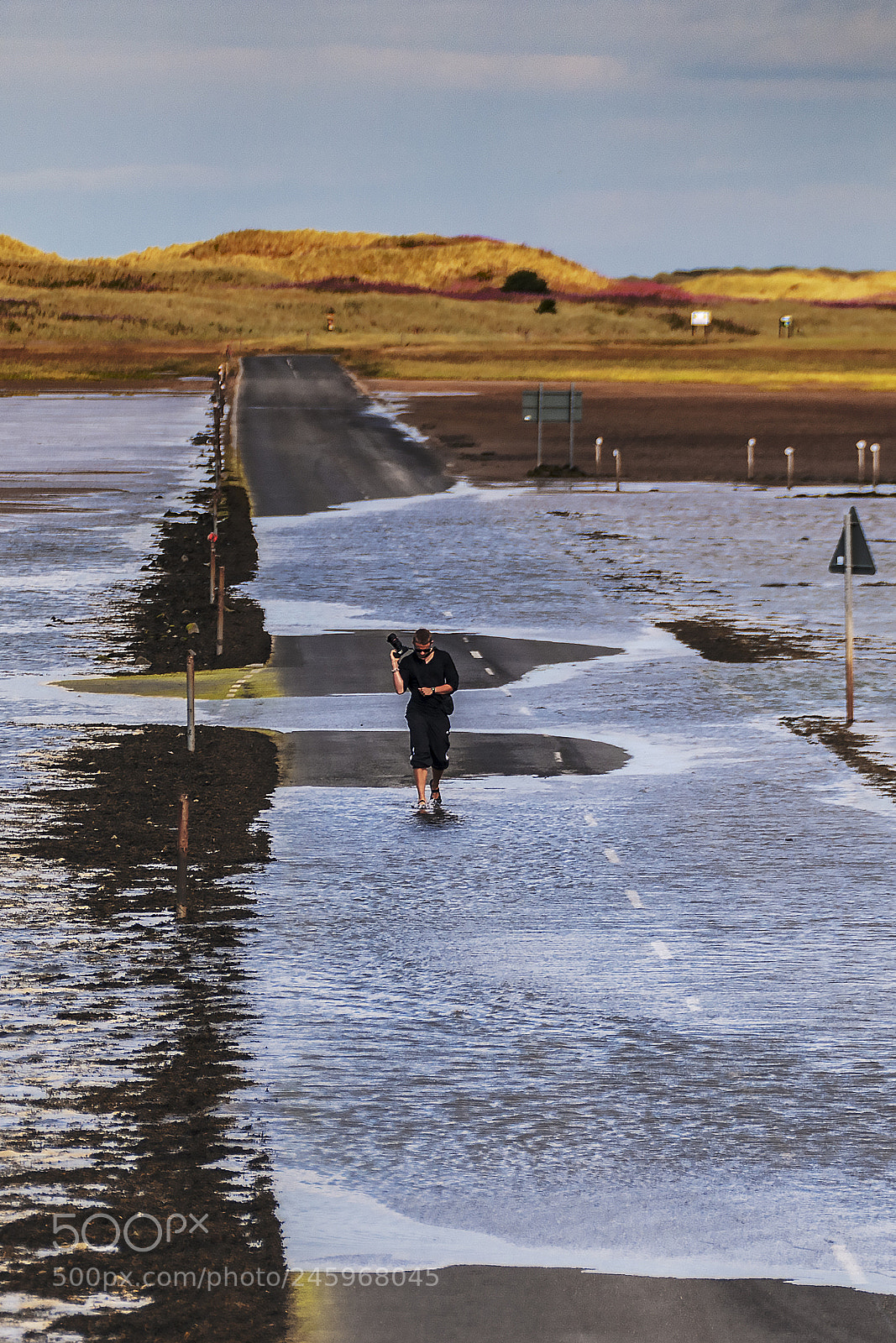 Nikon D300 sample photo. Lindisfarne causeway photography