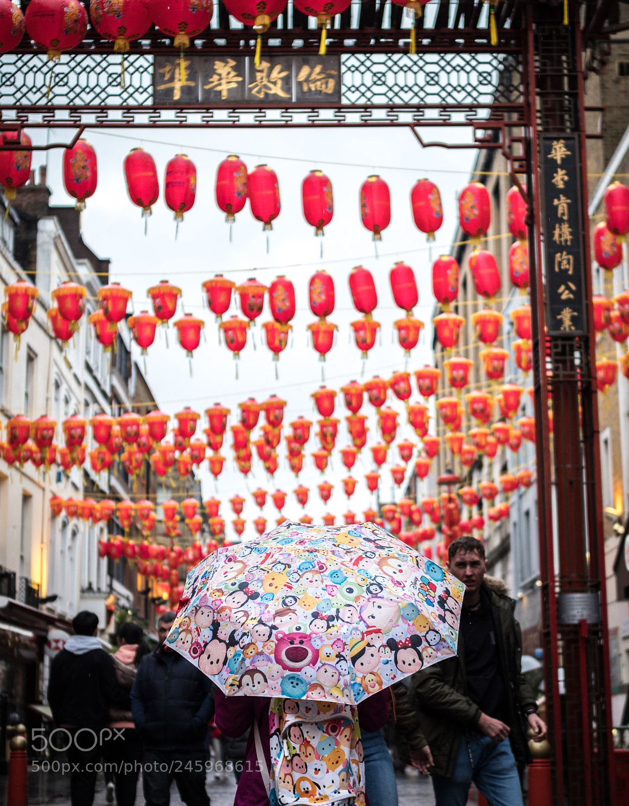 Olympus OM-D E-M1 Mark II sample photo. Umbrella photography