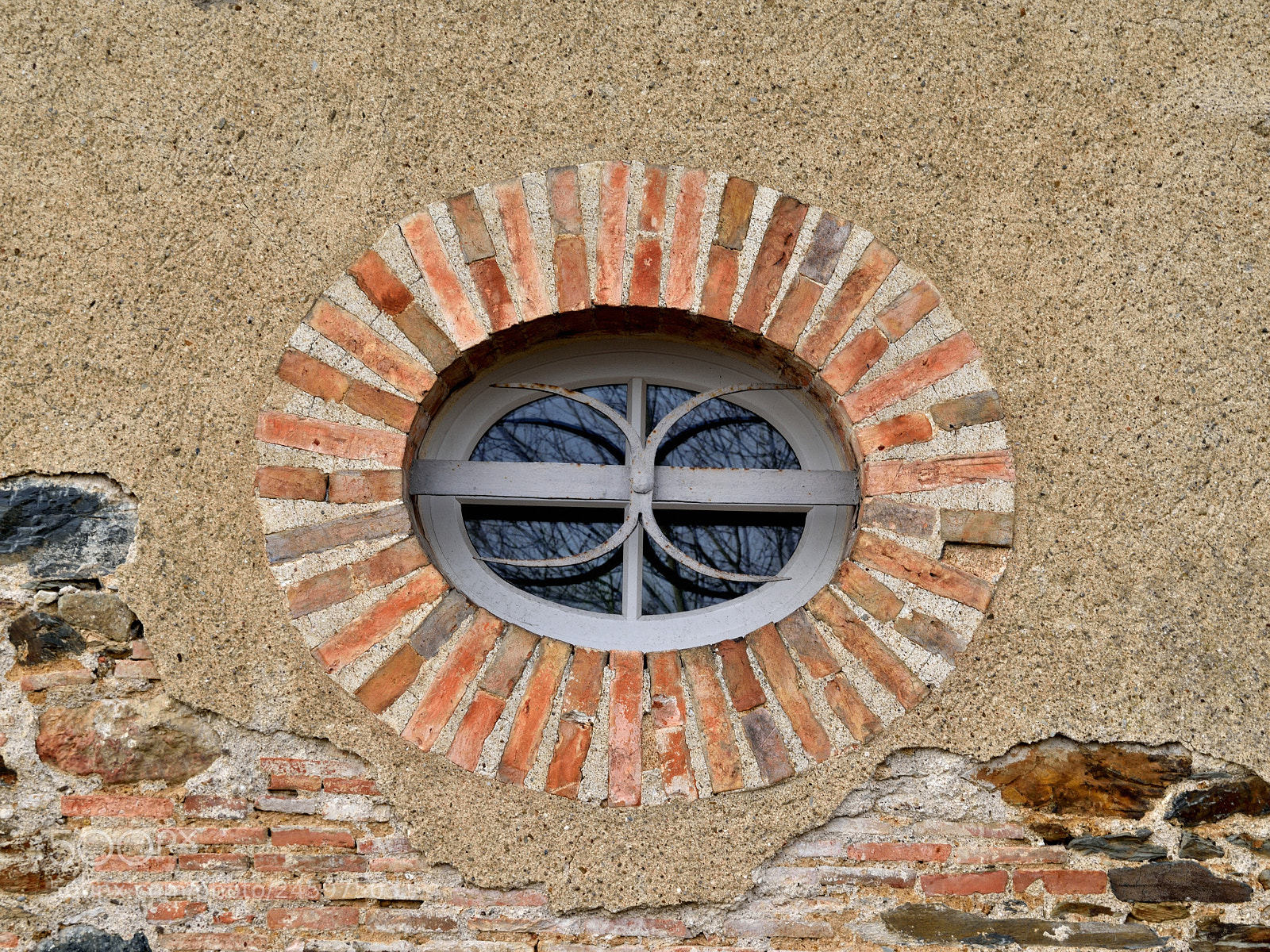 Nikon D5500 sample photo. Round window photography