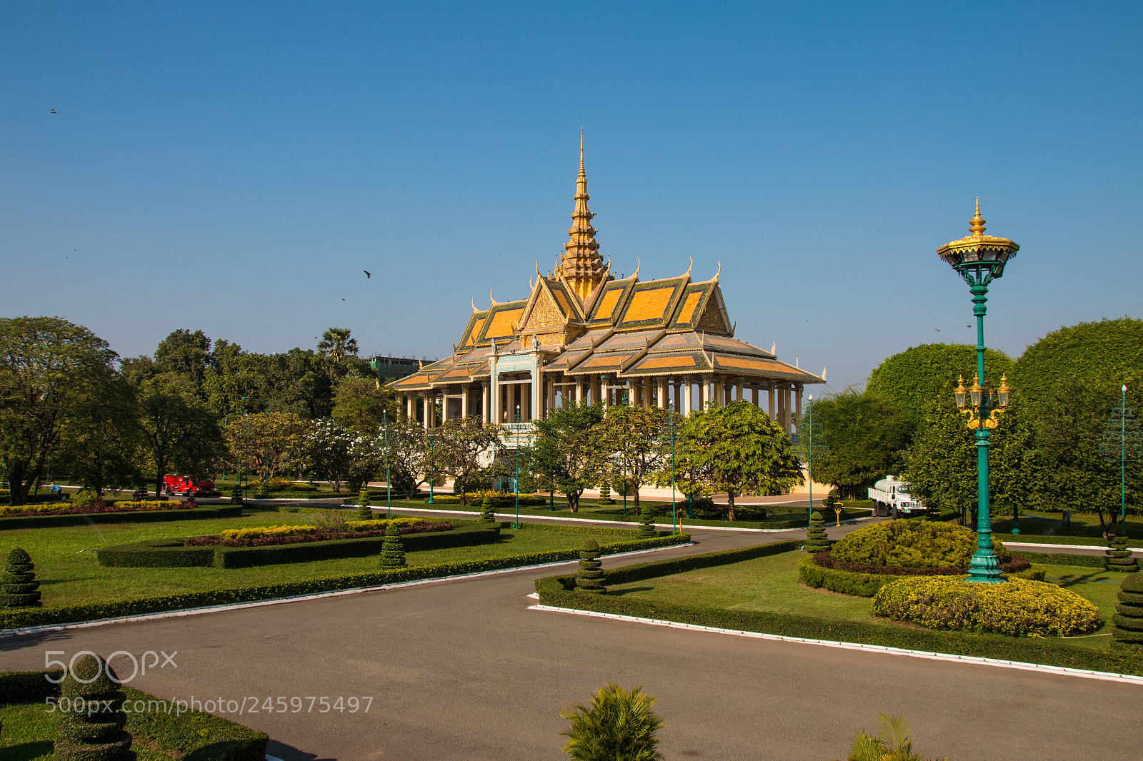 Canon EOS 70D sample photo. Phnom penh palace photography