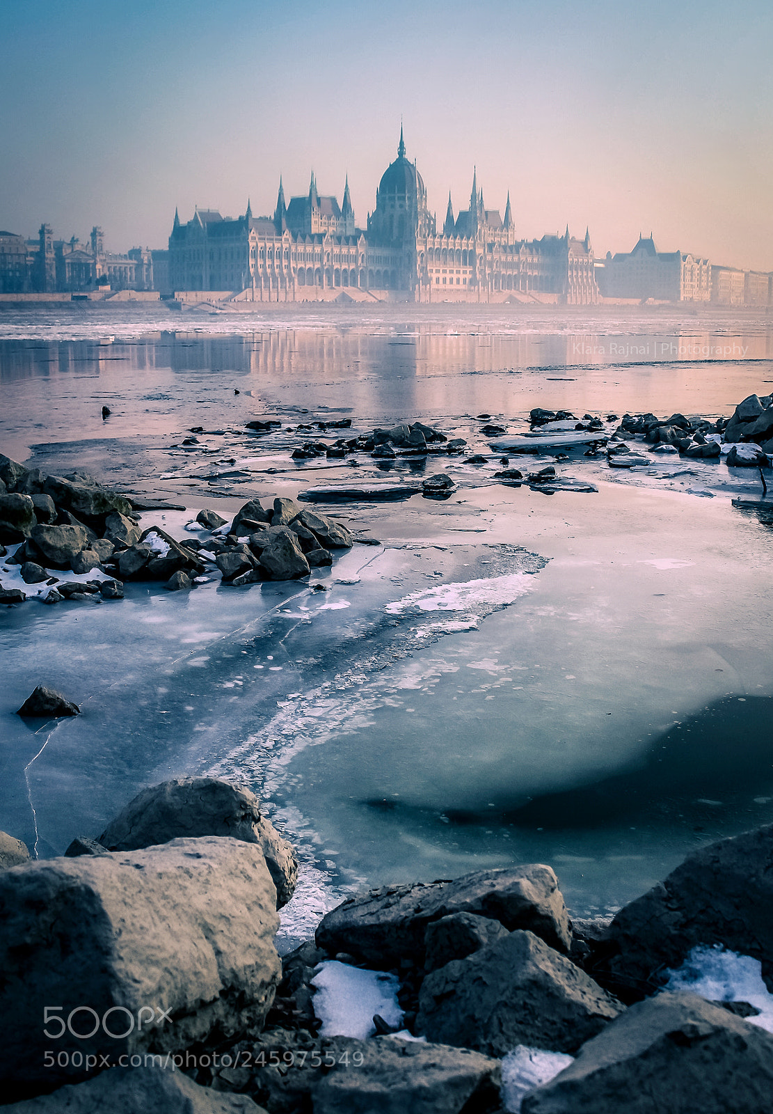 Canon EOS 700D (EOS Rebel T5i / EOS Kiss X7i) sample photo. Frozen budapest photography