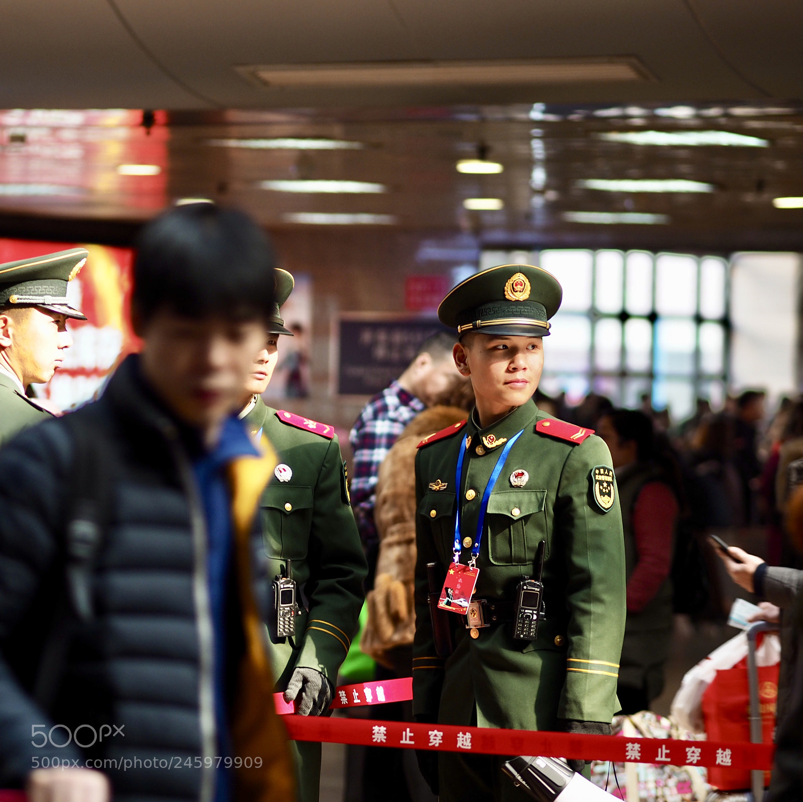 Olympus OM-D E-M10 II sample photo. 北京西站的卫士 photography