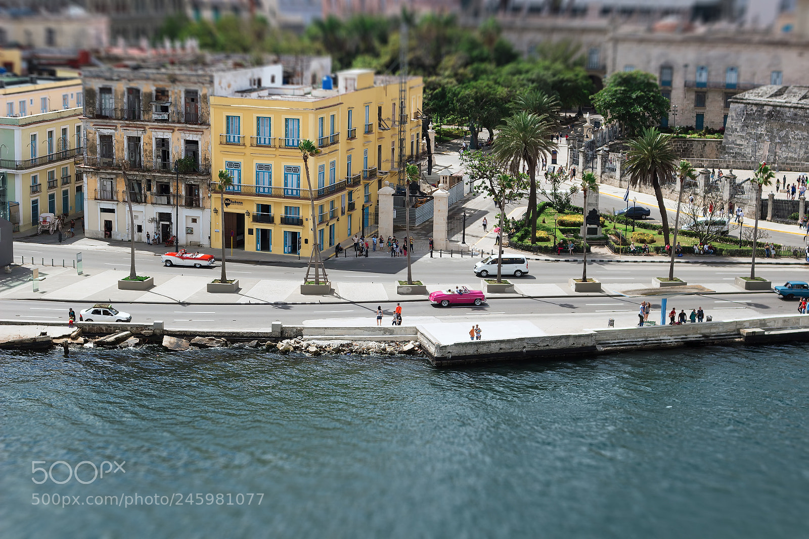 Canon EOS 100D (EOS Rebel SL1 / EOS Kiss X7) sample photo. Havana, cuba photography