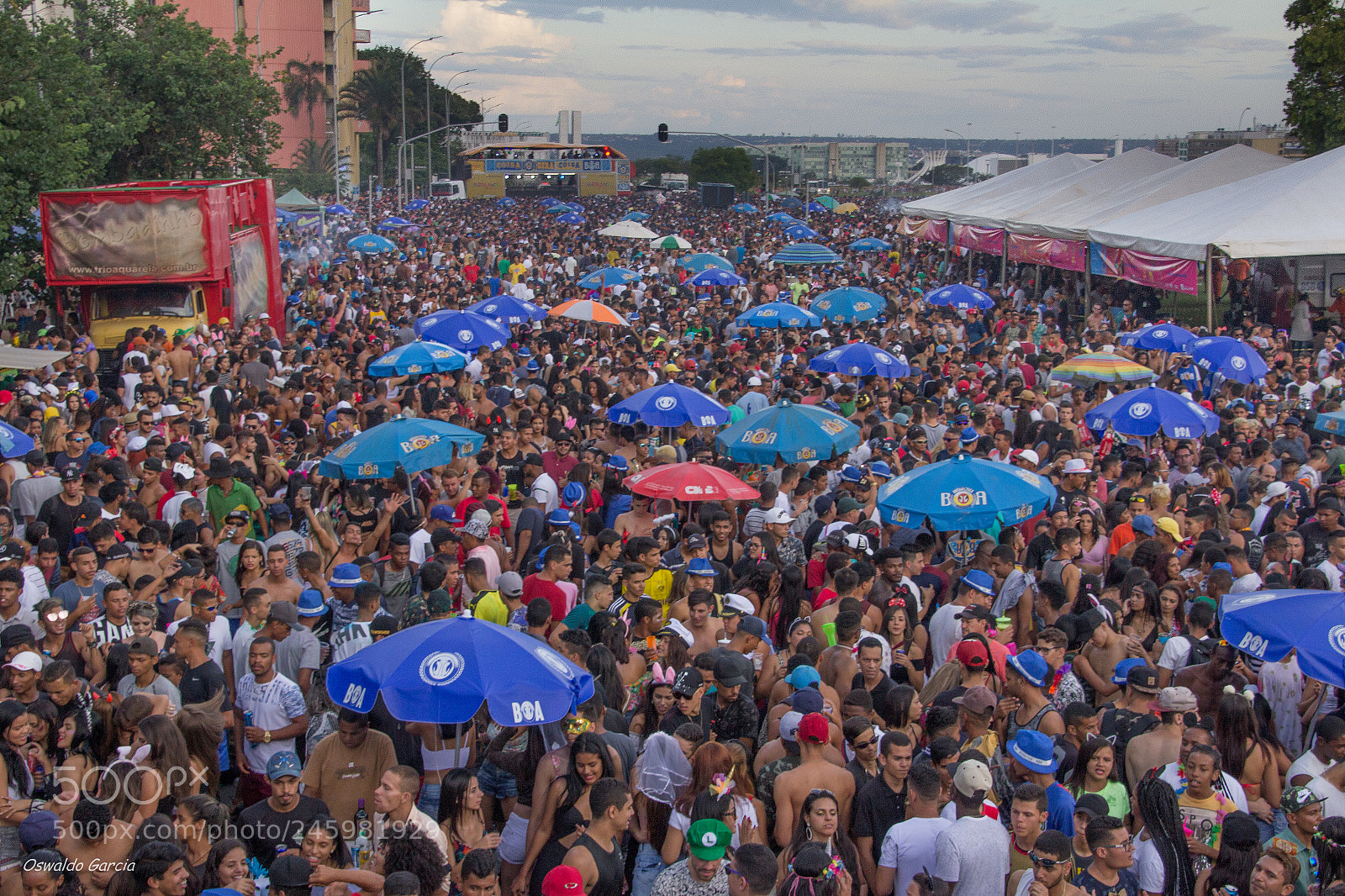 Canon EOS 600D (Rebel EOS T3i / EOS Kiss X5) sample photo. Carnaval 2018 brasil photography
