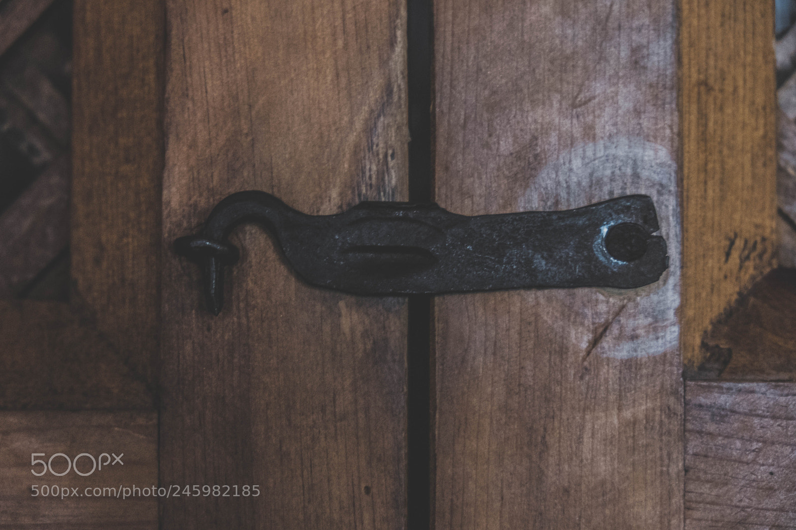 Fujifilm X-T20 sample photo. Old door lock photography