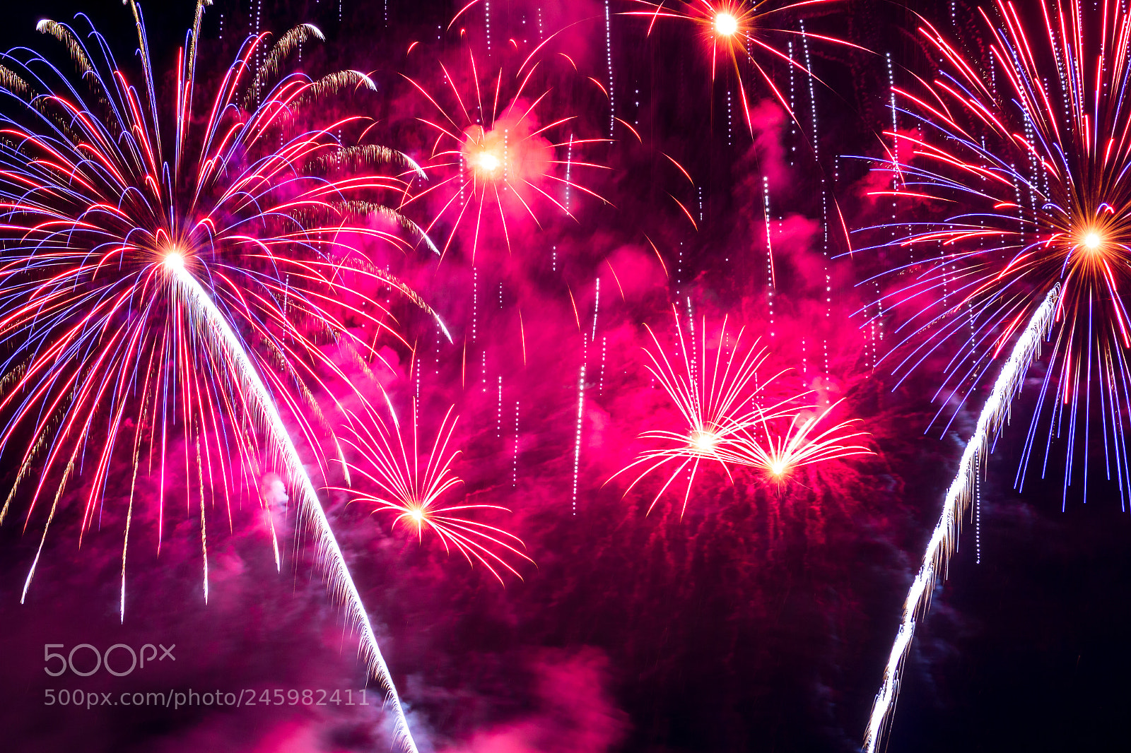 Canon EOS 550D (EOS Rebel T2i / EOS Kiss X4) sample photo. Fireworks in san francisco photography