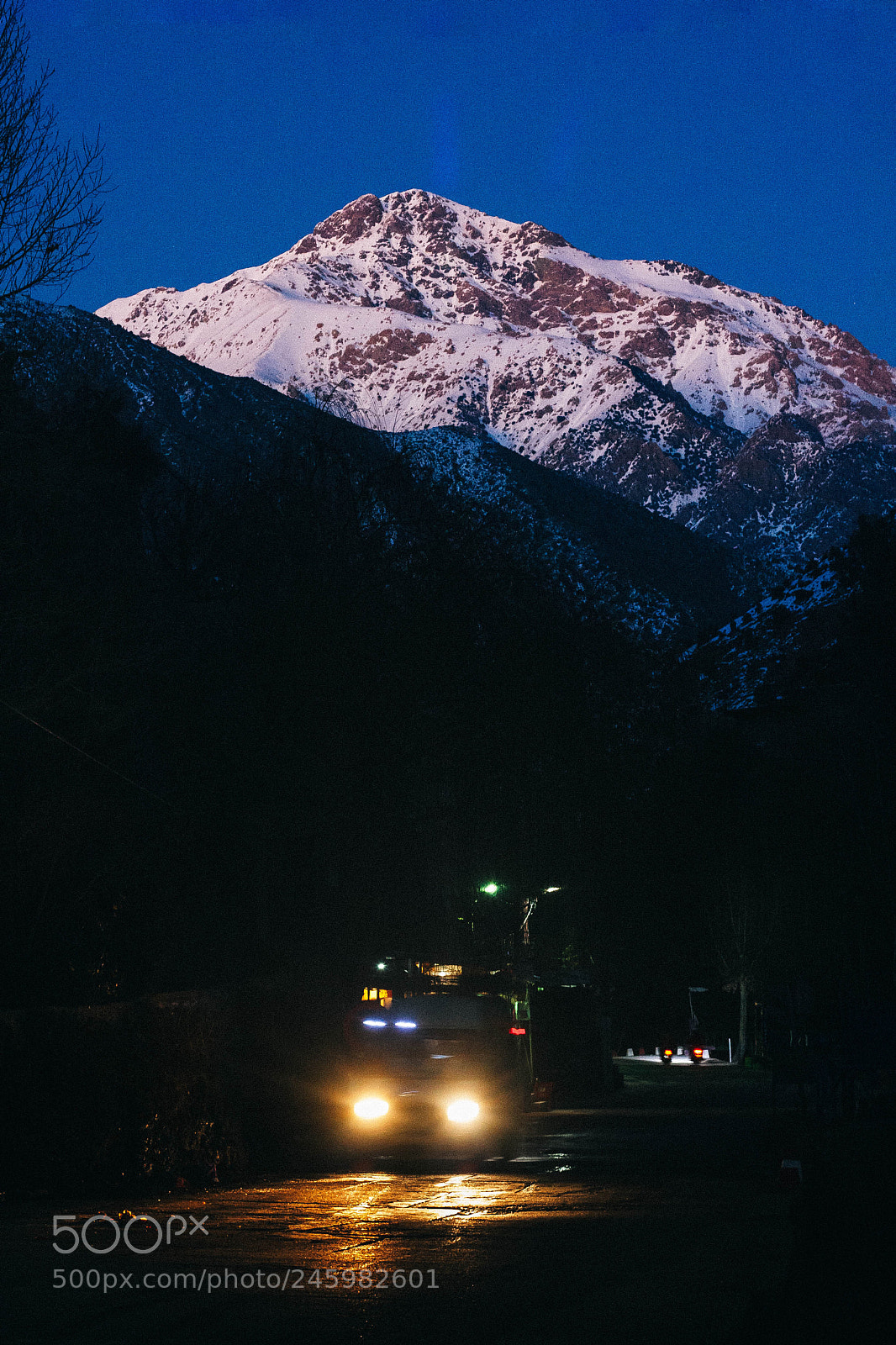 Canon EOS 1000D (EOS Digital Rebel XS / EOS Kiss F) sample photo. Snow and sky photography