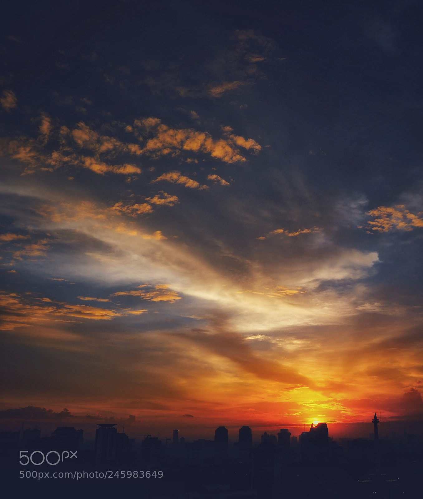 Olympus OM-D E-M10 II sample photo. Burned sky photography