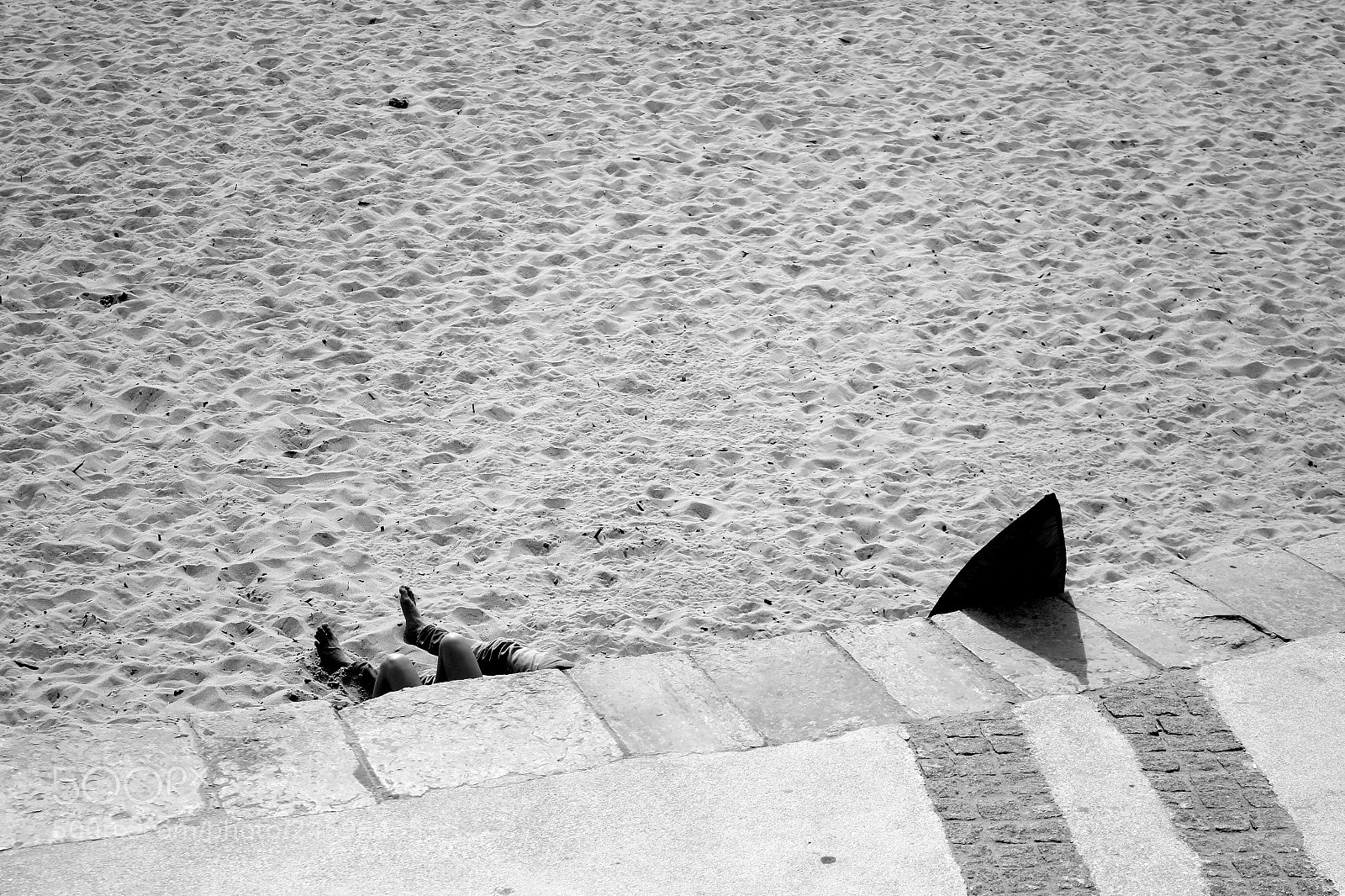 Canon EOS 100D (EOS Rebel SL1 / EOS Kiss X7) sample photo. Couple on the beach photography