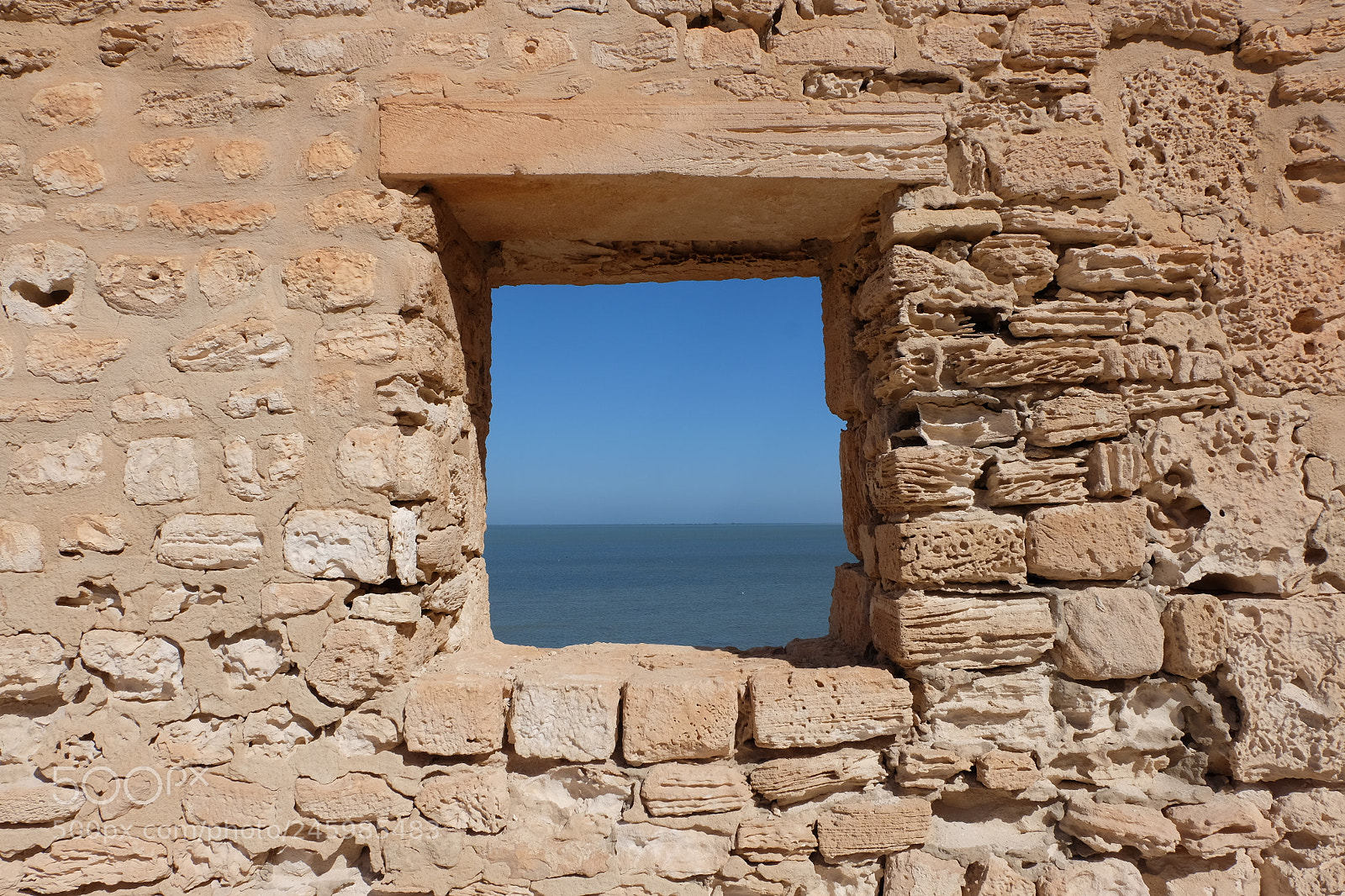Fujifilm X-M1 sample photo. The stone window d photography
