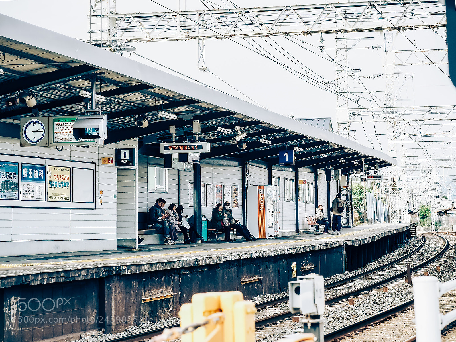 Olympus OM-D E-M10 II sample photo. Waiting... photography