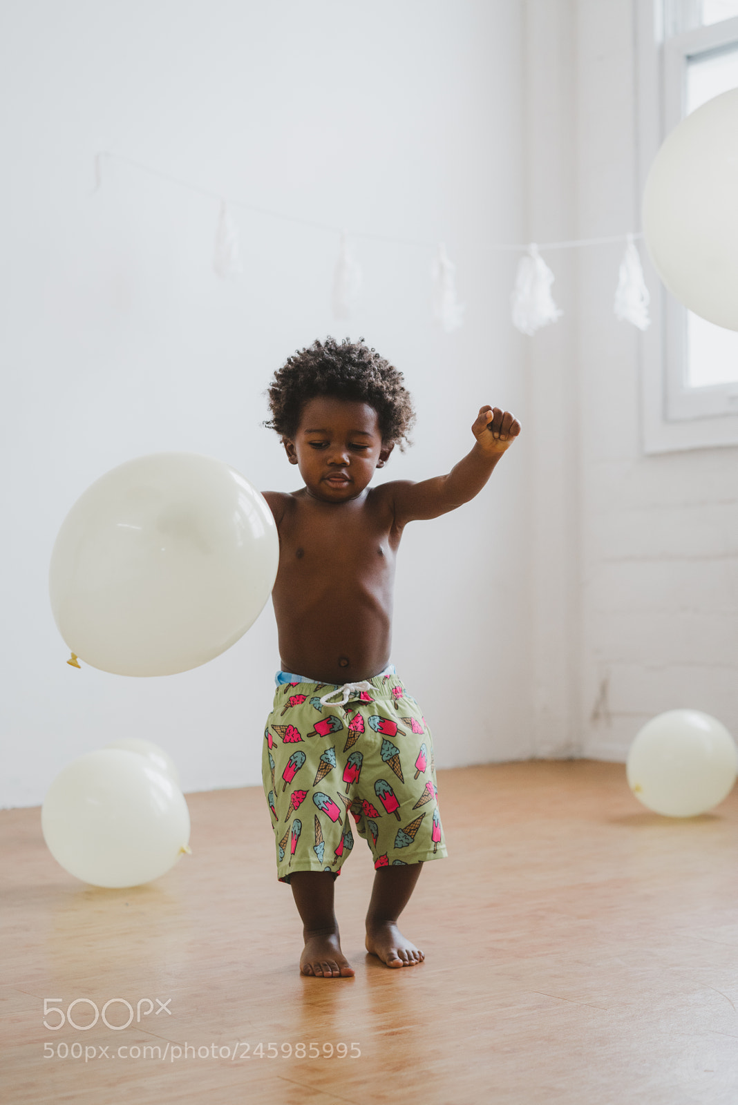 Sony a7R II sample photo. Balloons and kids photography