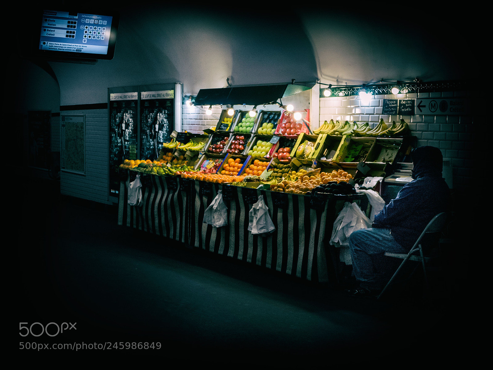 Panasonic Lumix DMC-FZ1000 sample photo. Subway fruits photography