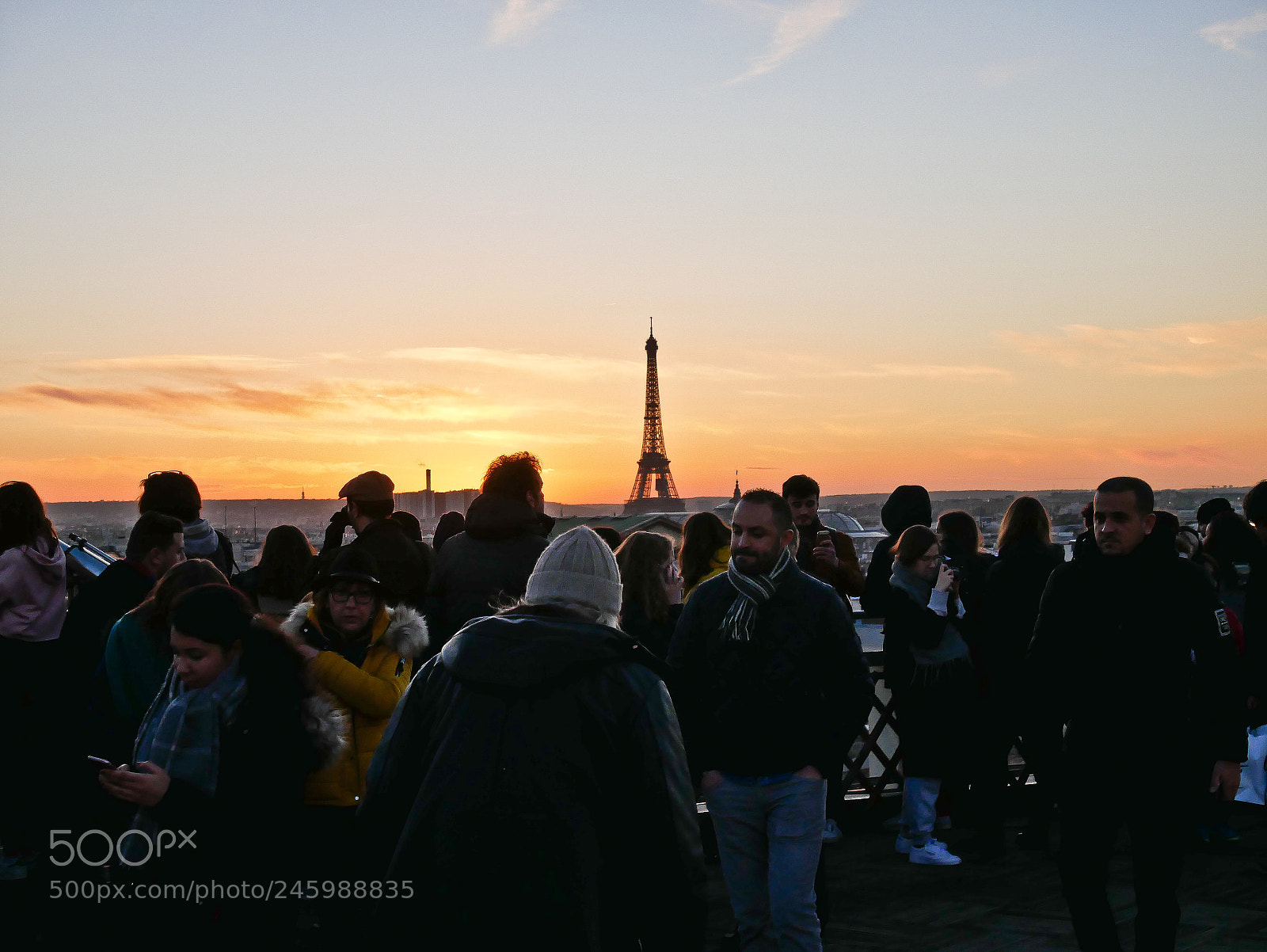 Panasonic Lumix DMC-GX85 (Lumix DMC-GX80 / Lumix DMC-GX7 Mark II) sample photo. Busy rooftop, december 2017, paris photography