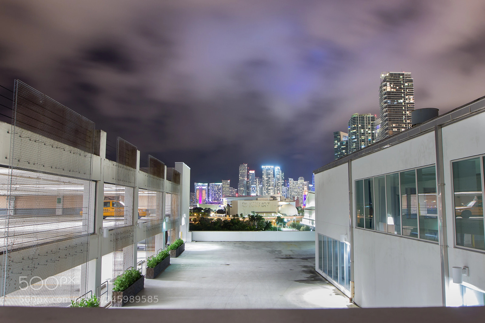 Canon EOS 600D (Rebel EOS T3i / EOS Kiss X5) sample photo. Downtown, miami photography