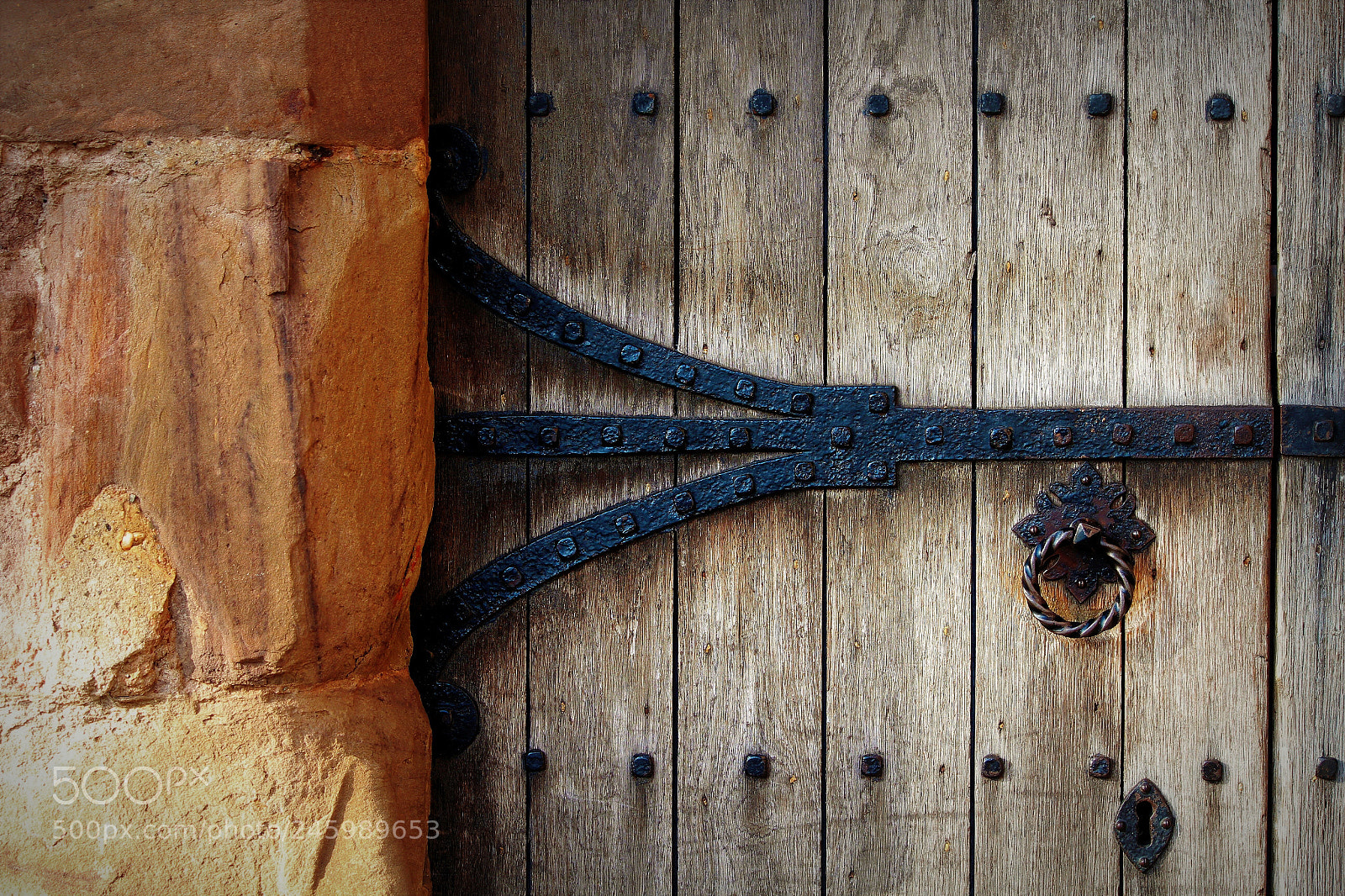 Canon EOS 650D (EOS Rebel T4i / EOS Kiss X6i) sample photo. Weathered old oak door photography
