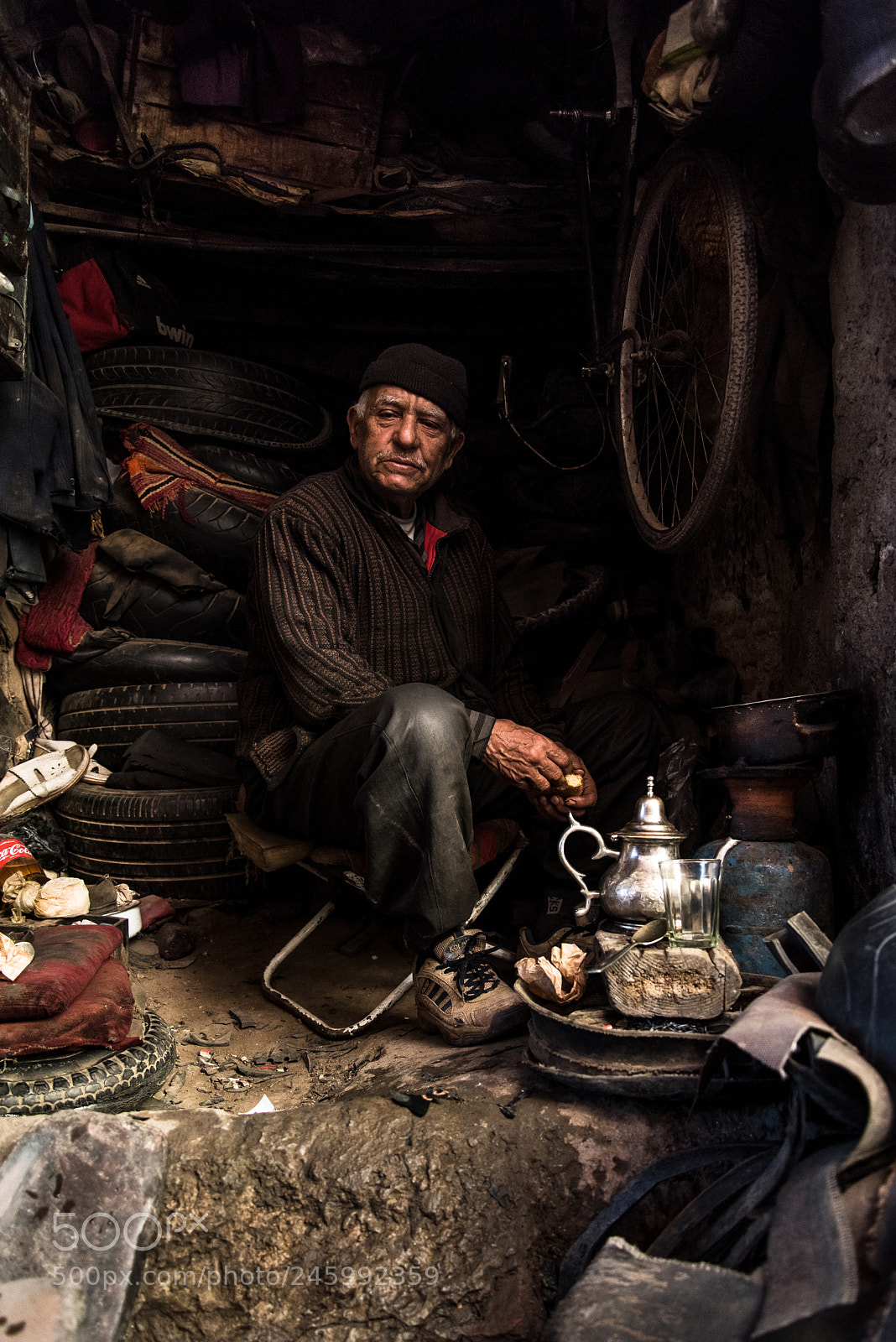 Nikon D810 sample photo. Man in slums workshop photography