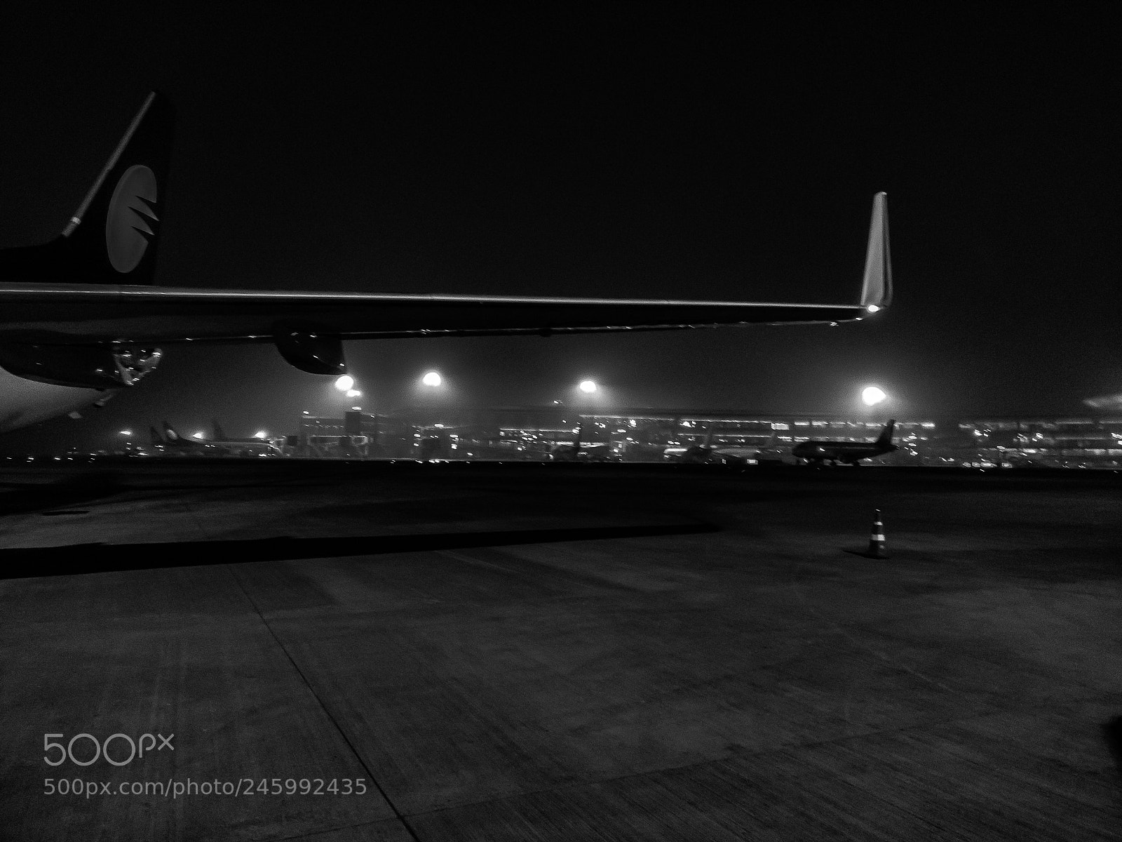 OnePlus A3003 sample photo. Airport photography