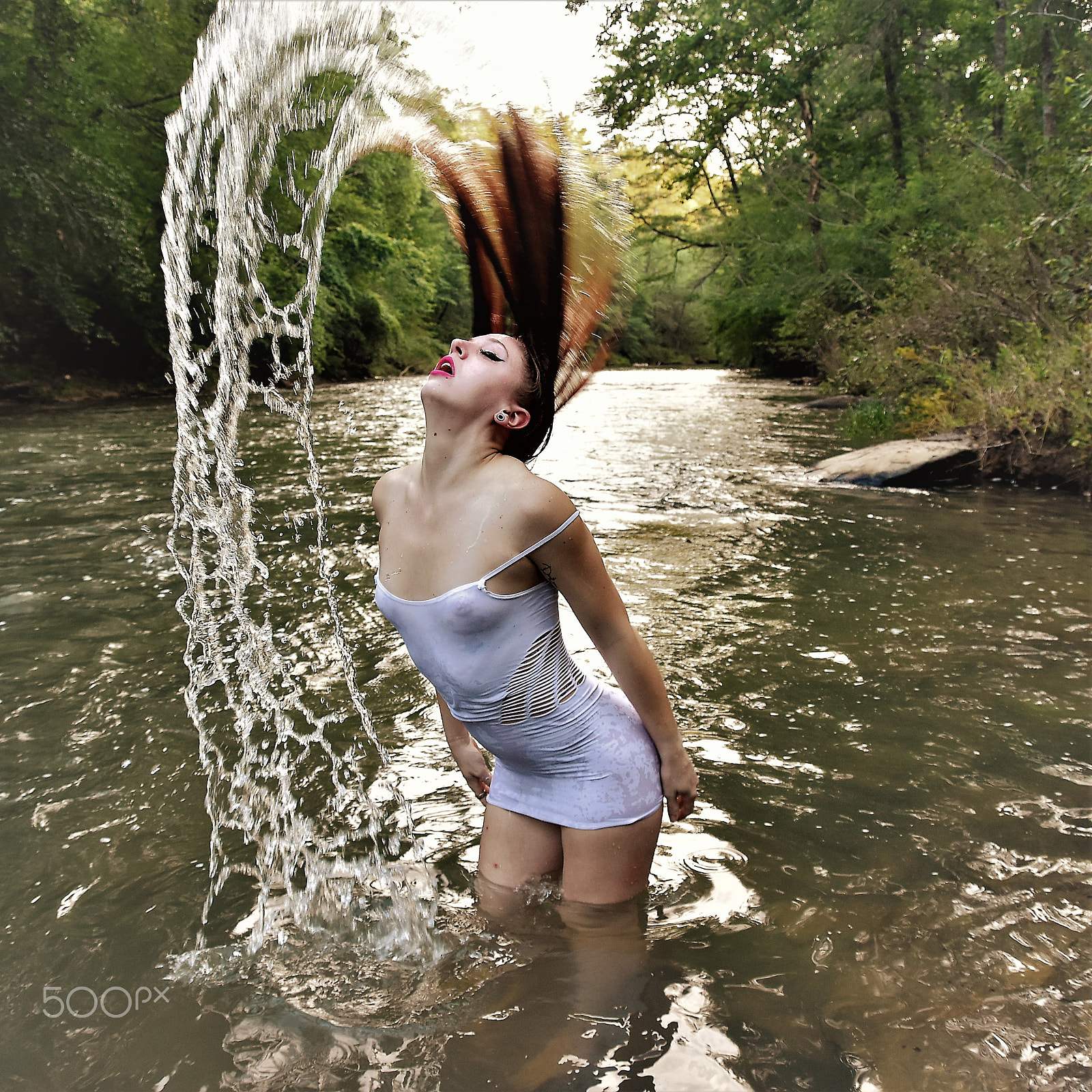 Sigma 18-250mm F3.5-6.3 DC Macro OS HSM sample photo. Jaycie under halo photography