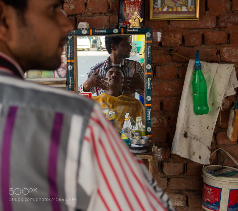 Canon EOS 600D (Rebel EOS T3i / EOS Kiss X5) sample photo. Outdoor barber shop in photography