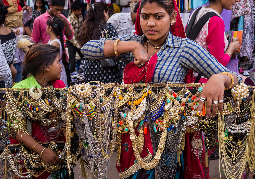 Canon EOS 600D (Rebel EOS T3i / EOS Kiss X5) sample photo. Street market in india photography