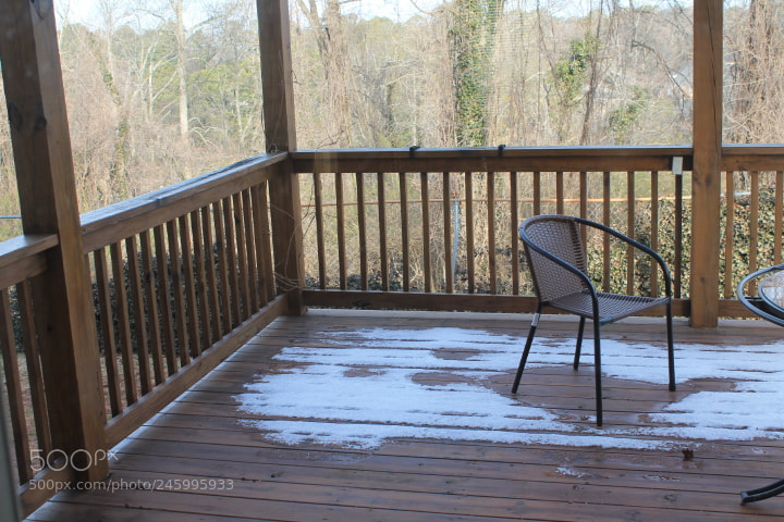 Canon EOS 1100D (EOS Rebel T3 / EOS Kiss X50) sample photo. Melting snow on back photography