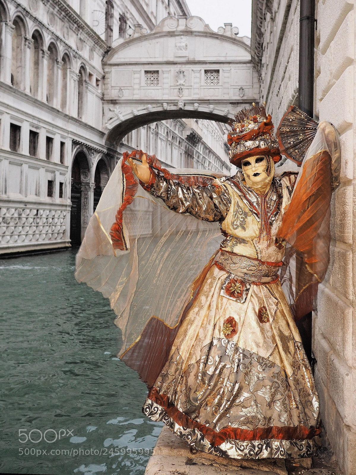 Olympus OM-D E-M10 sample photo. Venice carnival photography