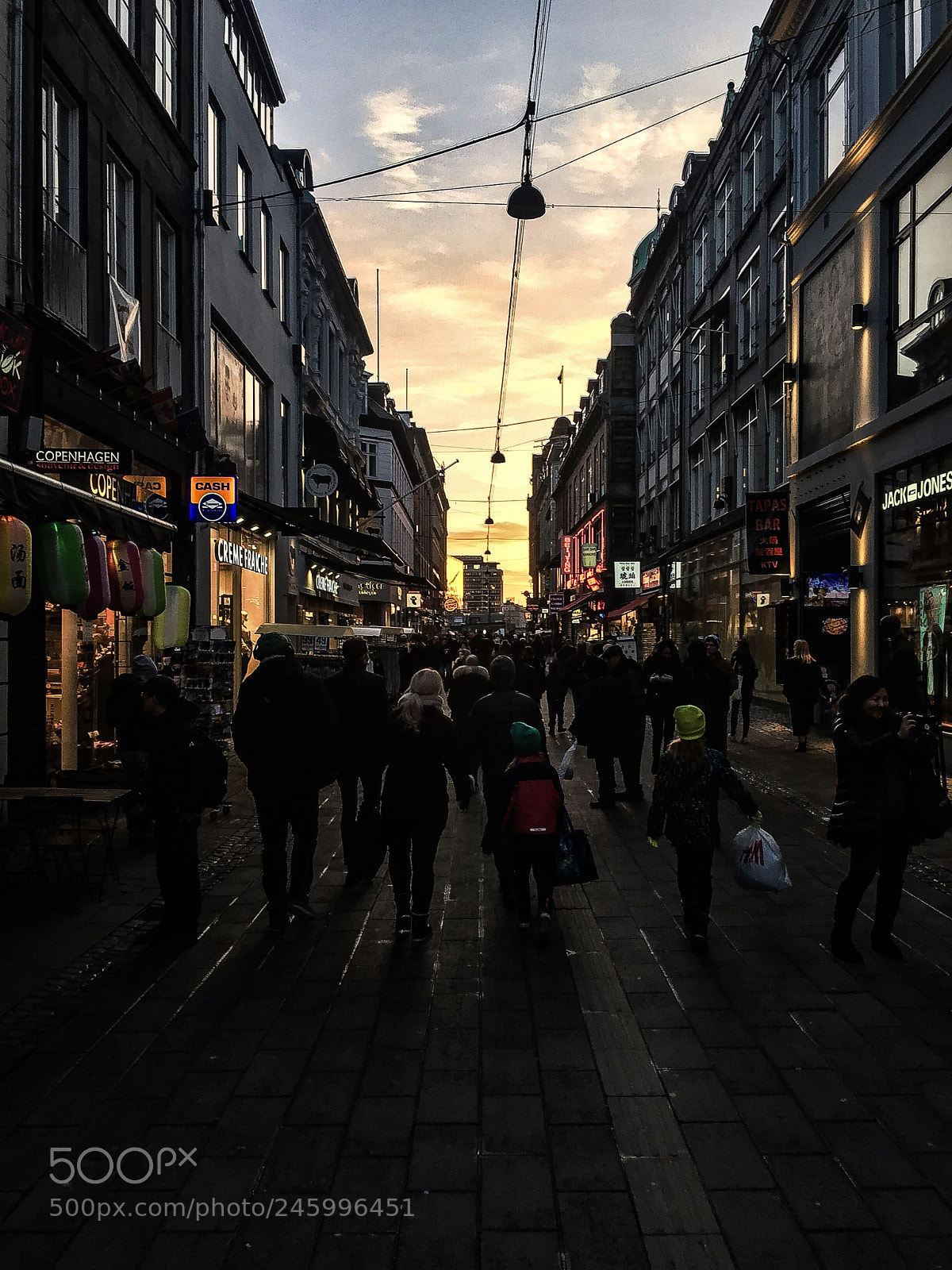 Apple iPhone 6 sample photo. Copenhavn walking street photography