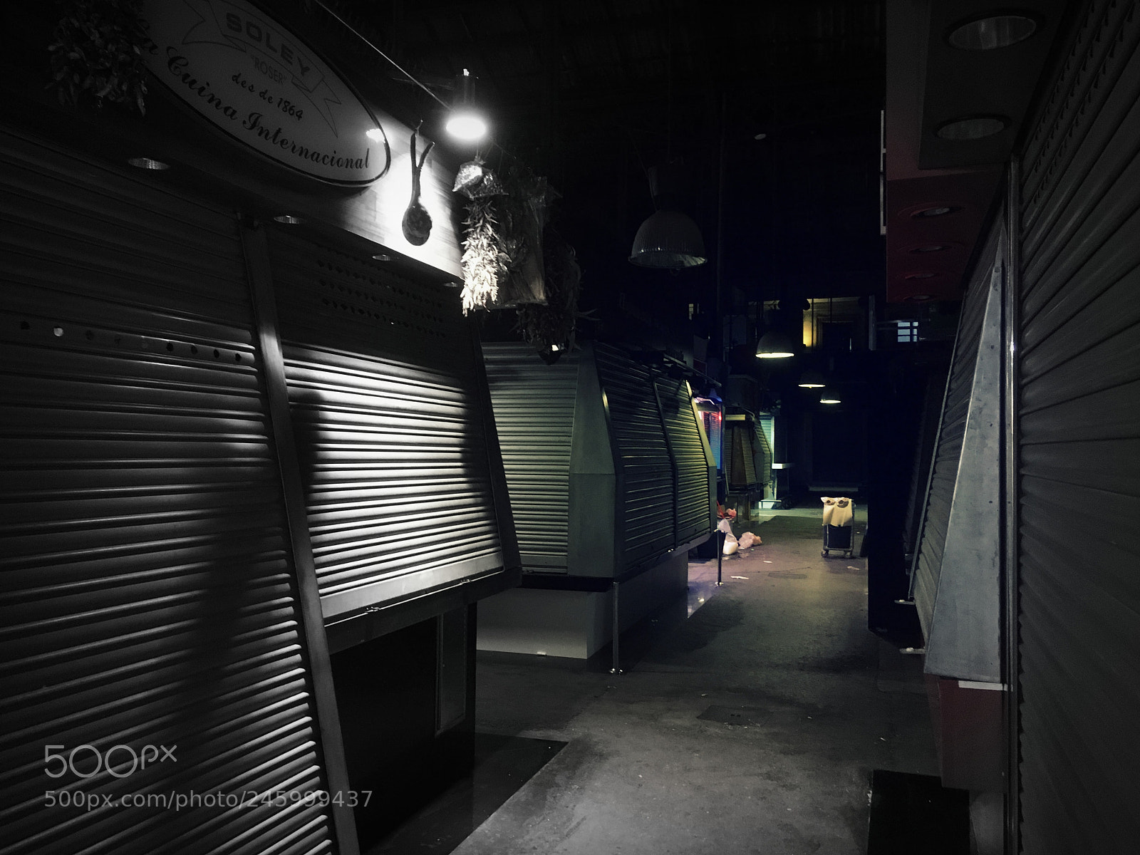 Apple iPhone SE sample photo. La boqueria photography