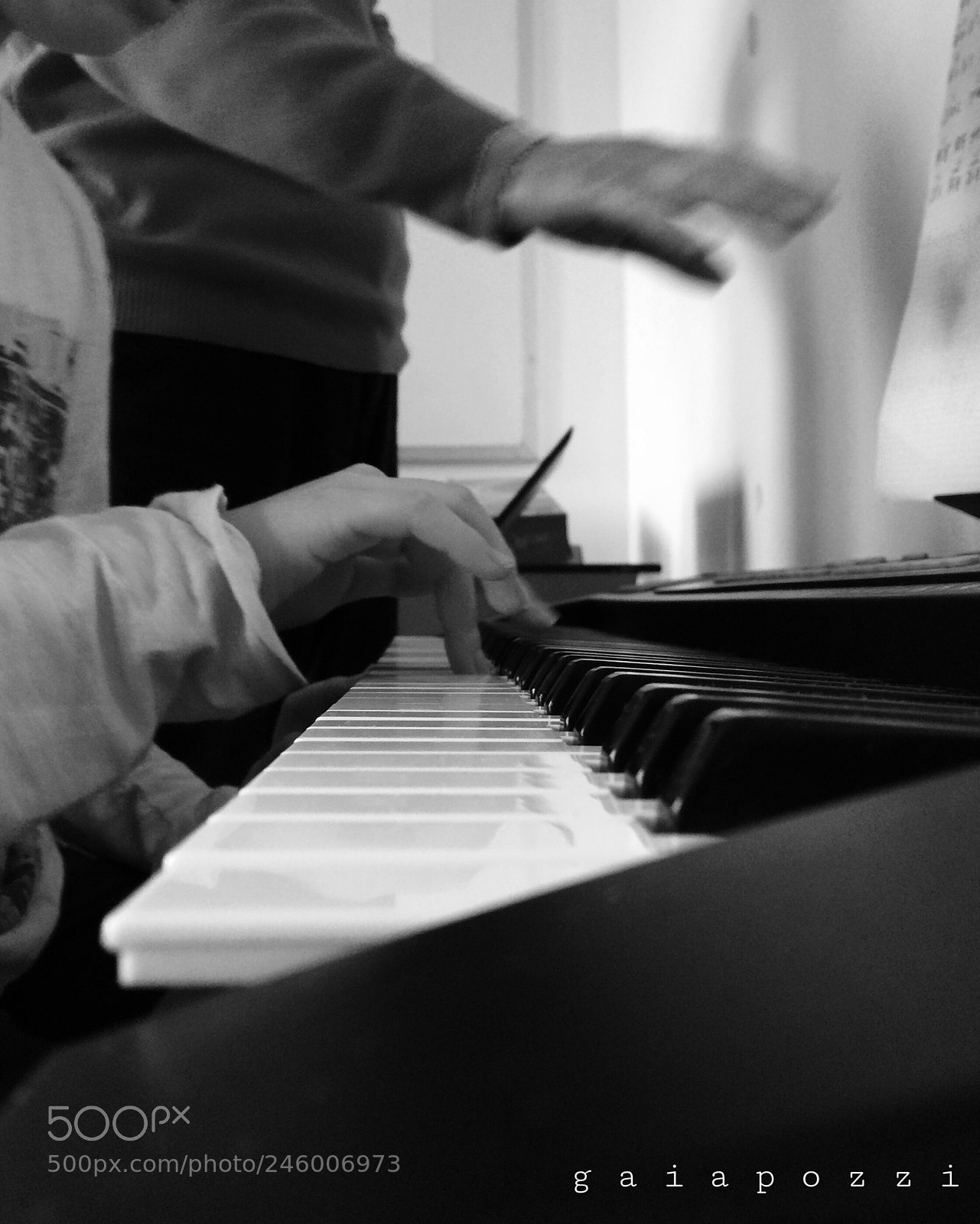 Apple iPhone 5s sample photo. Music therapy photography