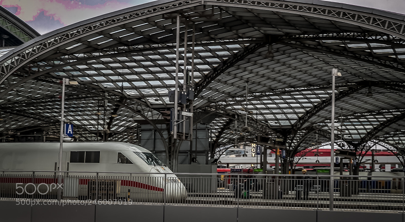 Canon EOS-1D X Mark II sample photo. Cologne station photography