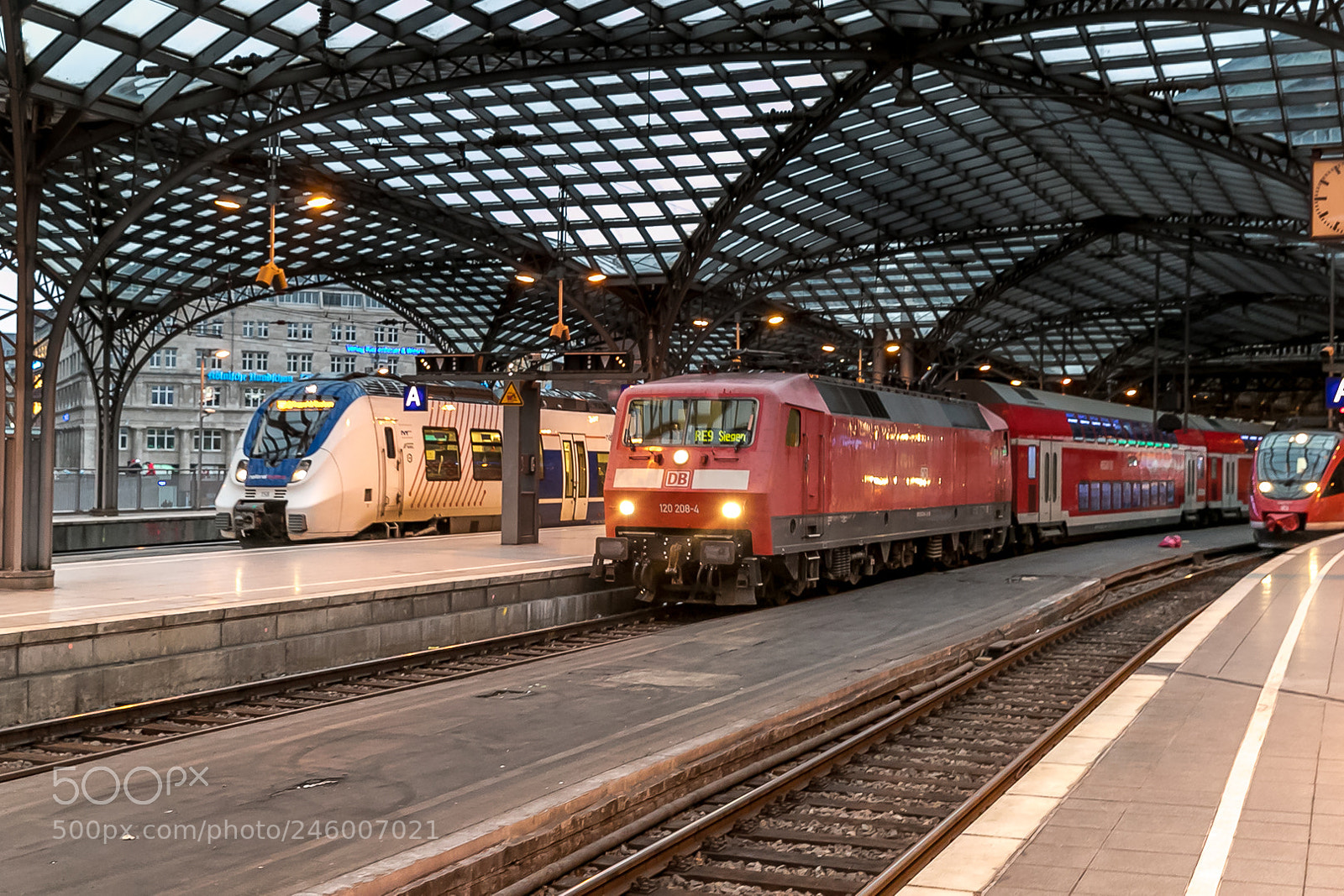 Canon EOS-1D X Mark II sample photo. Cologne station photography