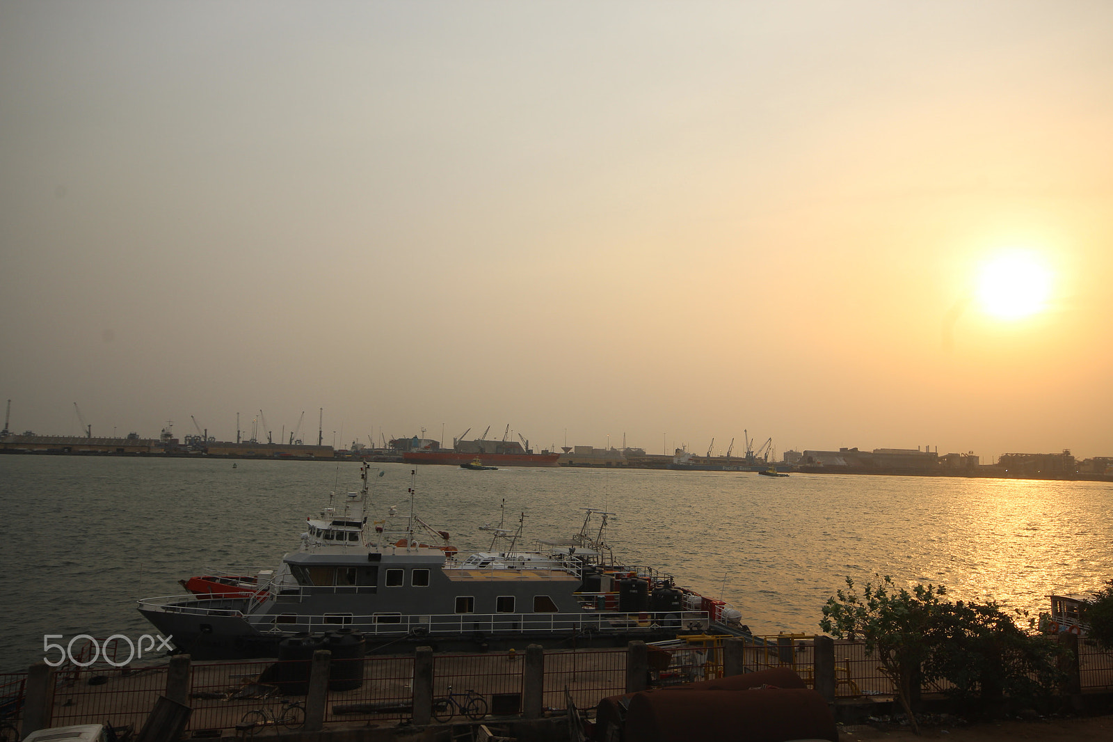 Canon EOS 1300D (EOS Rebel T6 / EOS Kiss X80) + Sigma 10-20mm F4-5.6 EX DC HSM sample photo. Lagos port photography