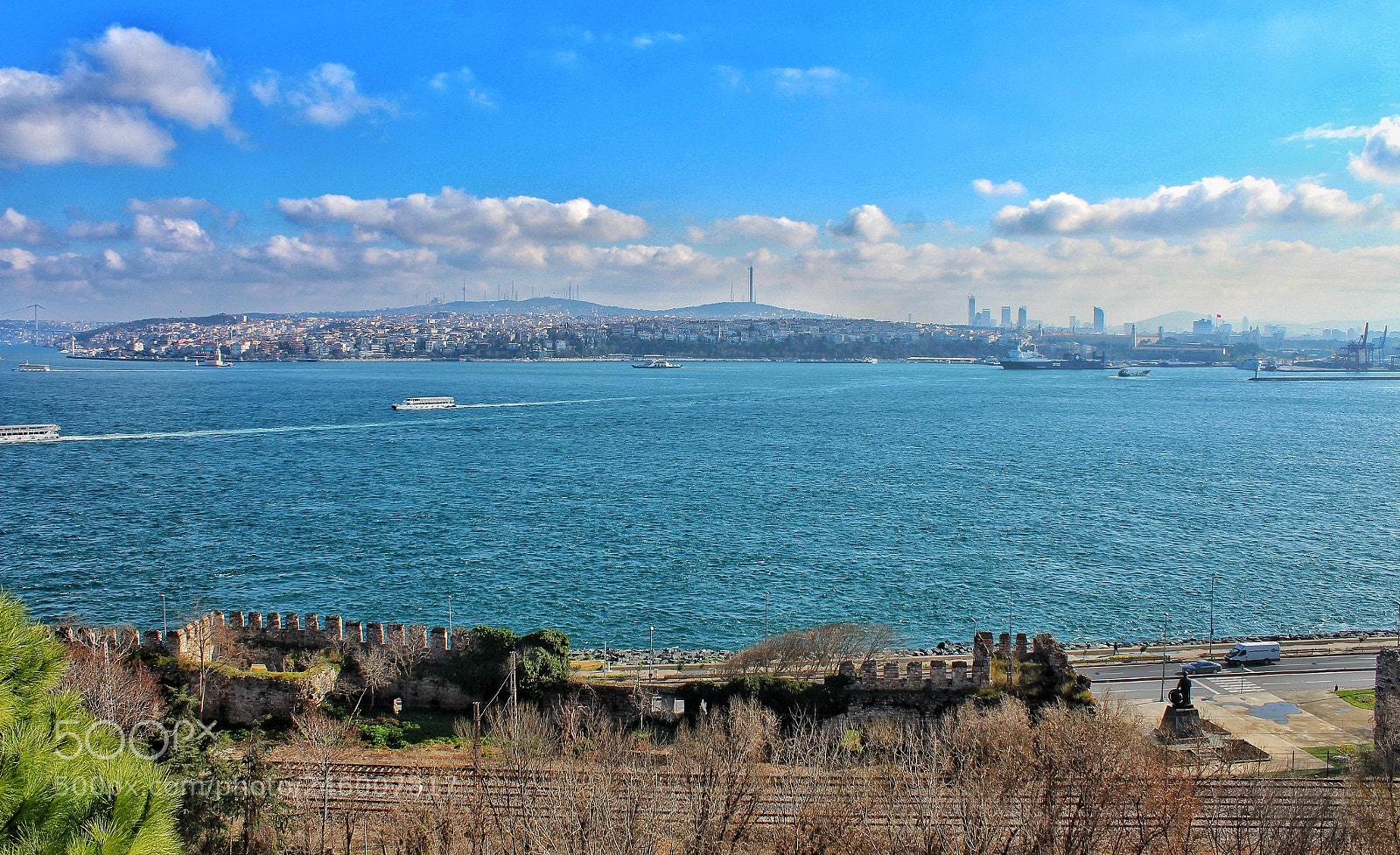 Canon EOS 1300D (EOS Rebel T6 / EOS Kiss X80) sample photo. Bosphorus look photography